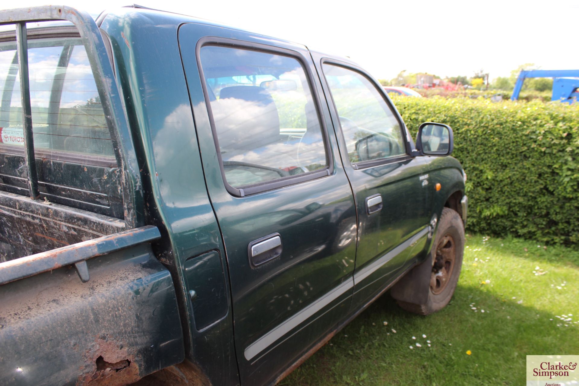 Toyota Hilux EX 270 D-4D double cab pick-up. Registration AF02 EVU. Date of first registration 17/ - Image 16 of 29