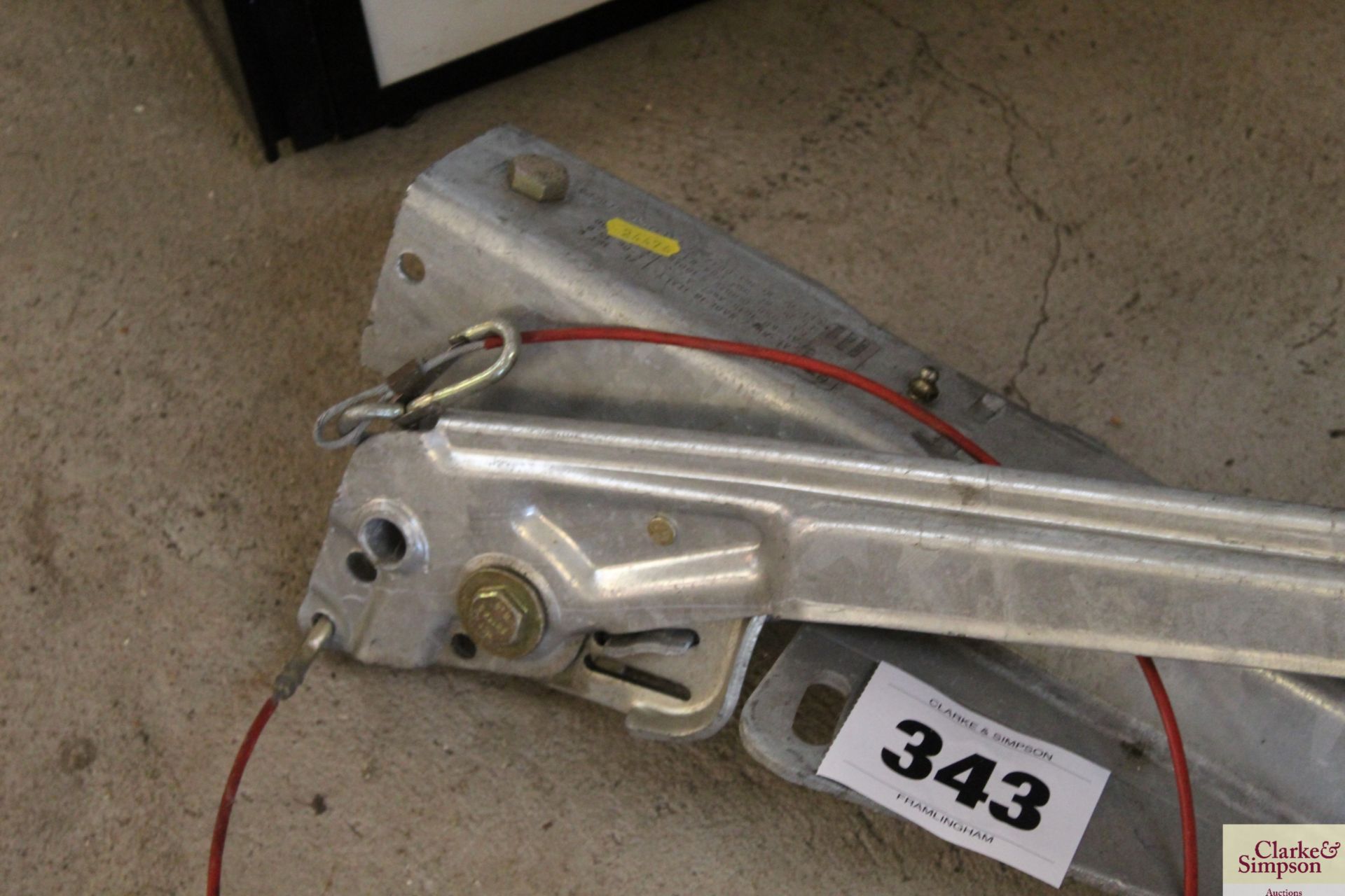 Unused AL-KO trailer hitch assembly. V - Image 3 of 4