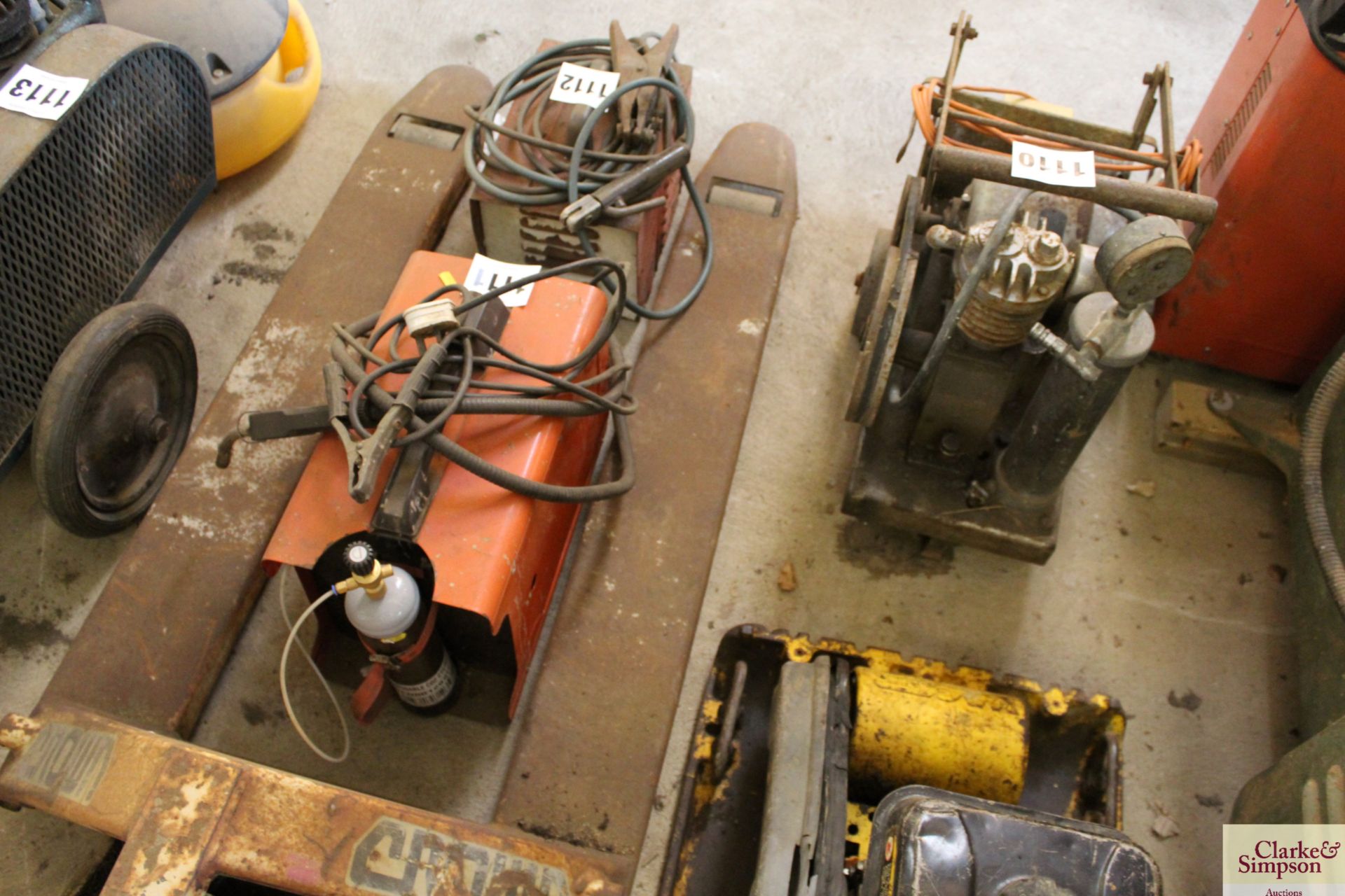 Pump up pallet truck. - Image 5 of 5