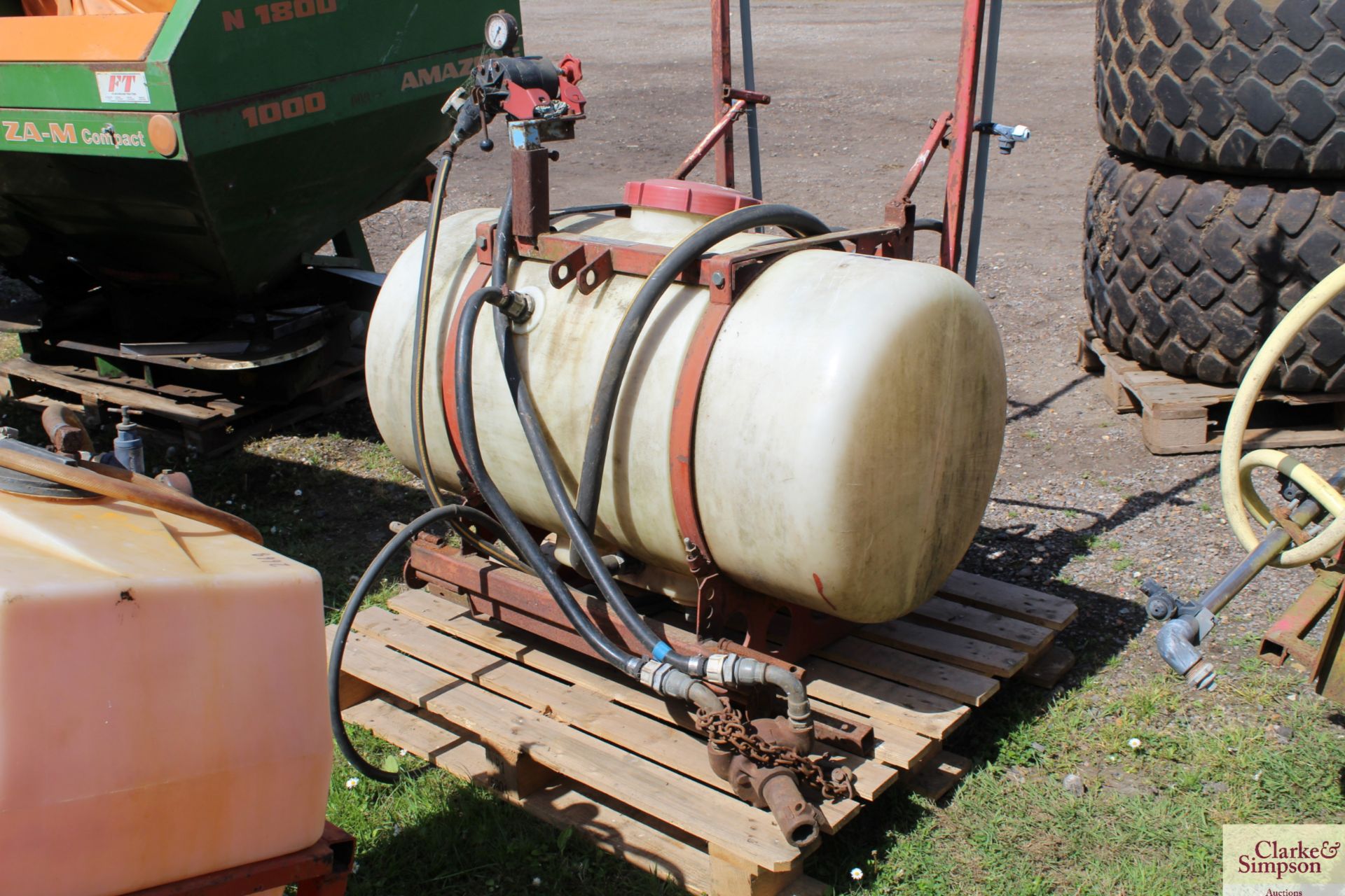 Sprayer for compact tractor. V - Image 4 of 7