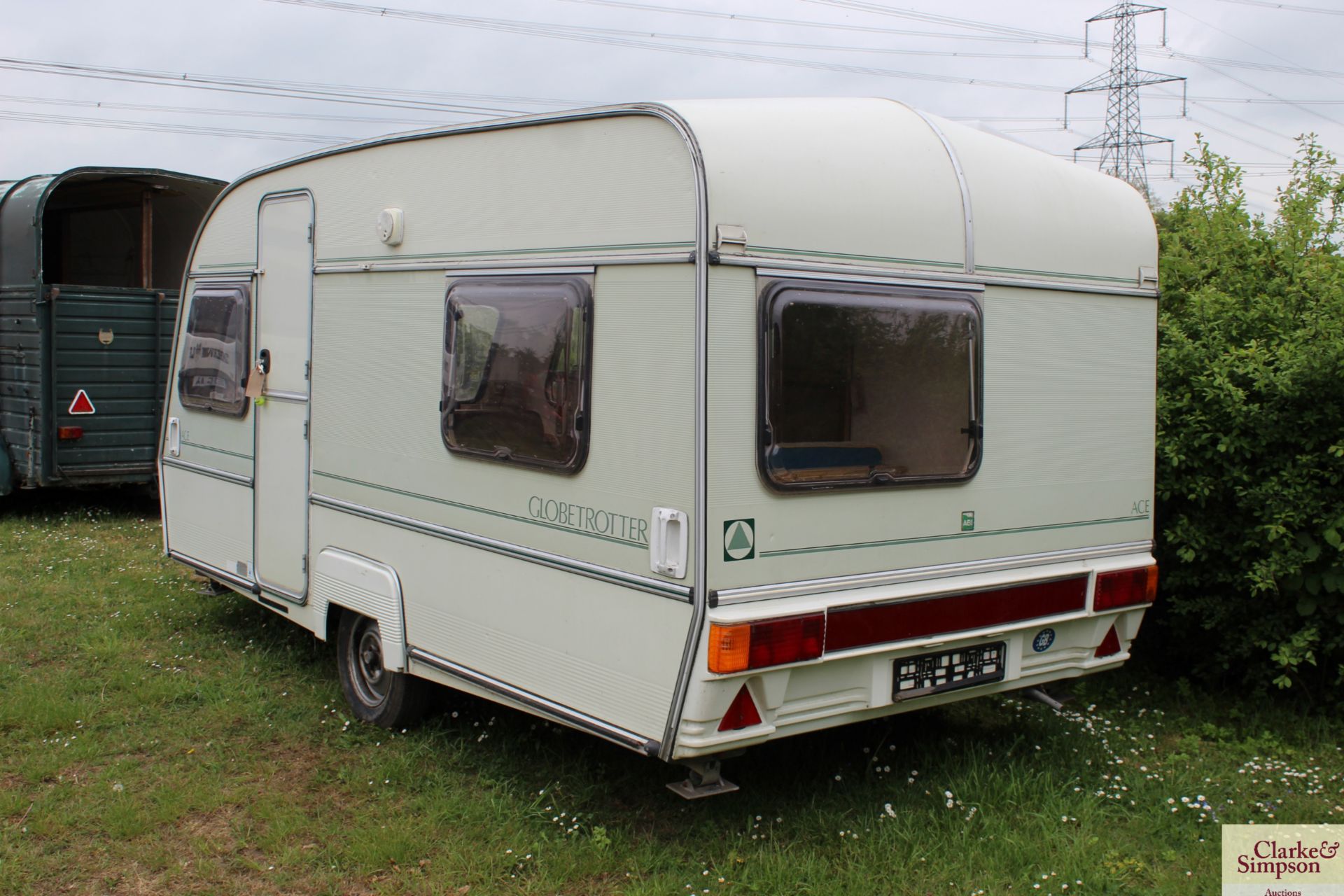 Globetrotter Ace single axle 17ft 4 berth caravan. - Image 3 of 19