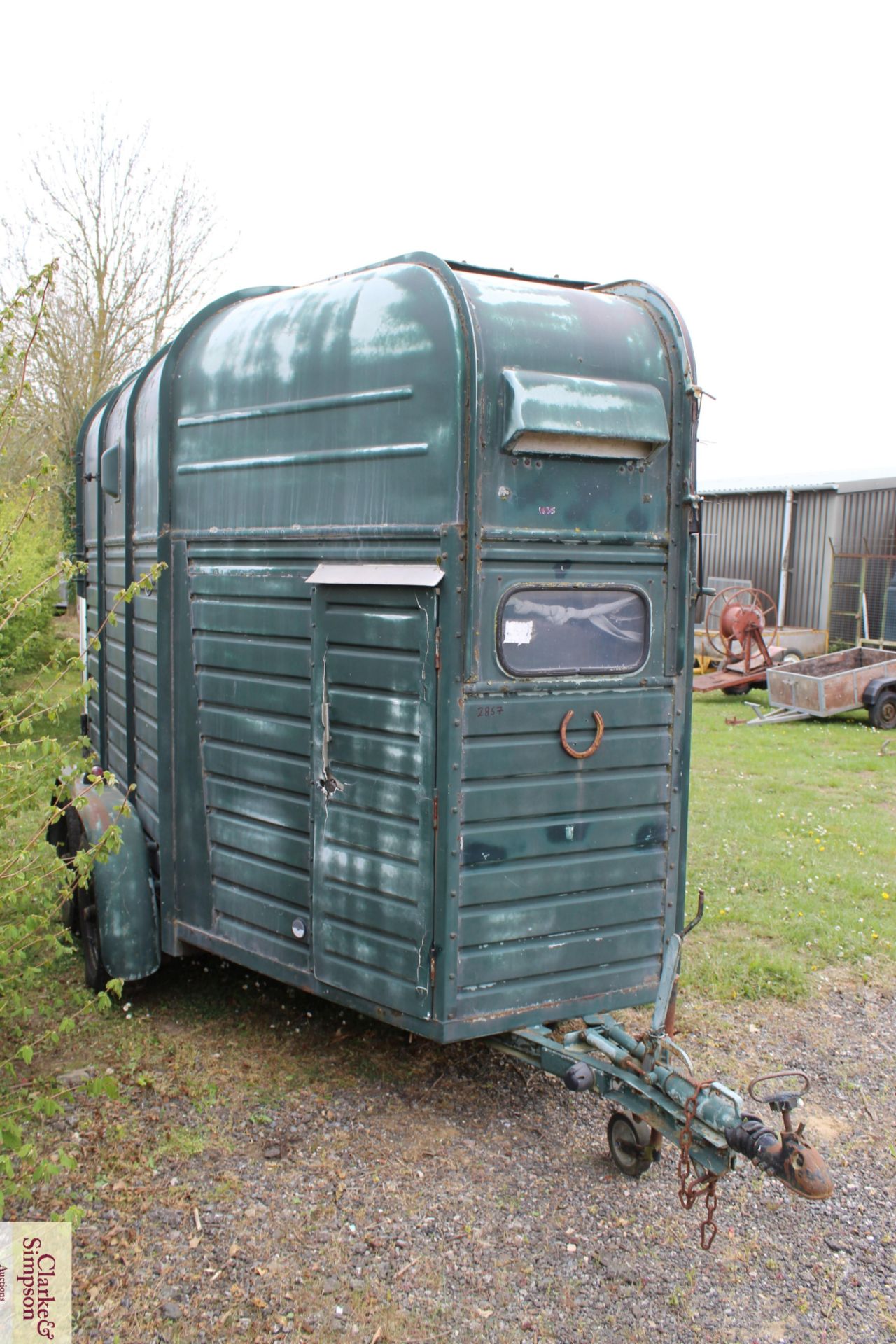 Rice two horse twin axle horse box. With front and rear ramps. Requires attention. V - Image 4 of 12