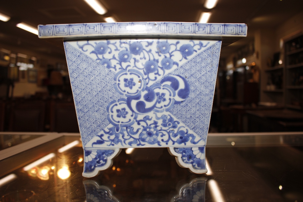 A large 19th Century Oriental blue and white rectangular cache pot, decorated with figures, - Image 11 of 17