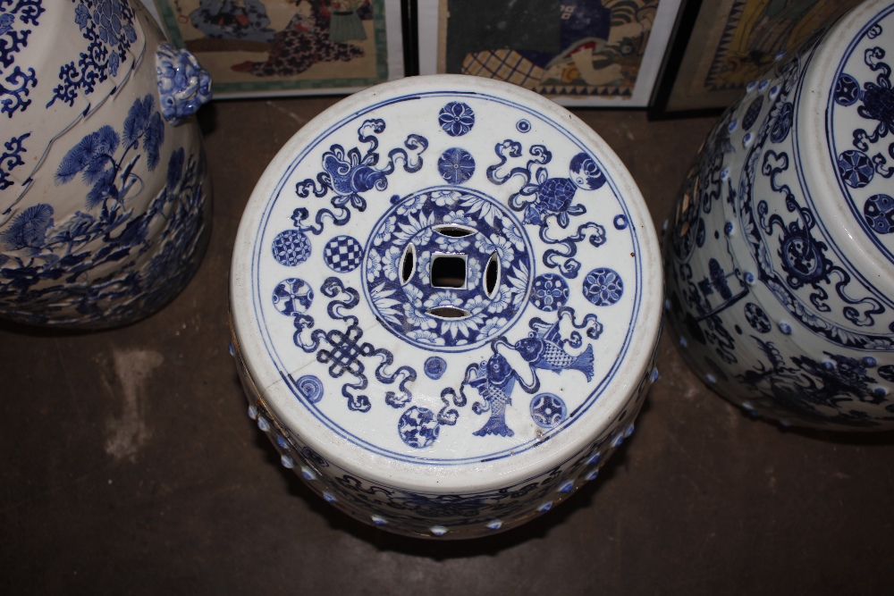 A pair of 18th Century blue and white Chinese ceramic barrel shaped garden seats, decorated - Image 2 of 17