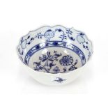 An early 20th Century Meissen blue and white onion pattern bowl, 19cm dia.