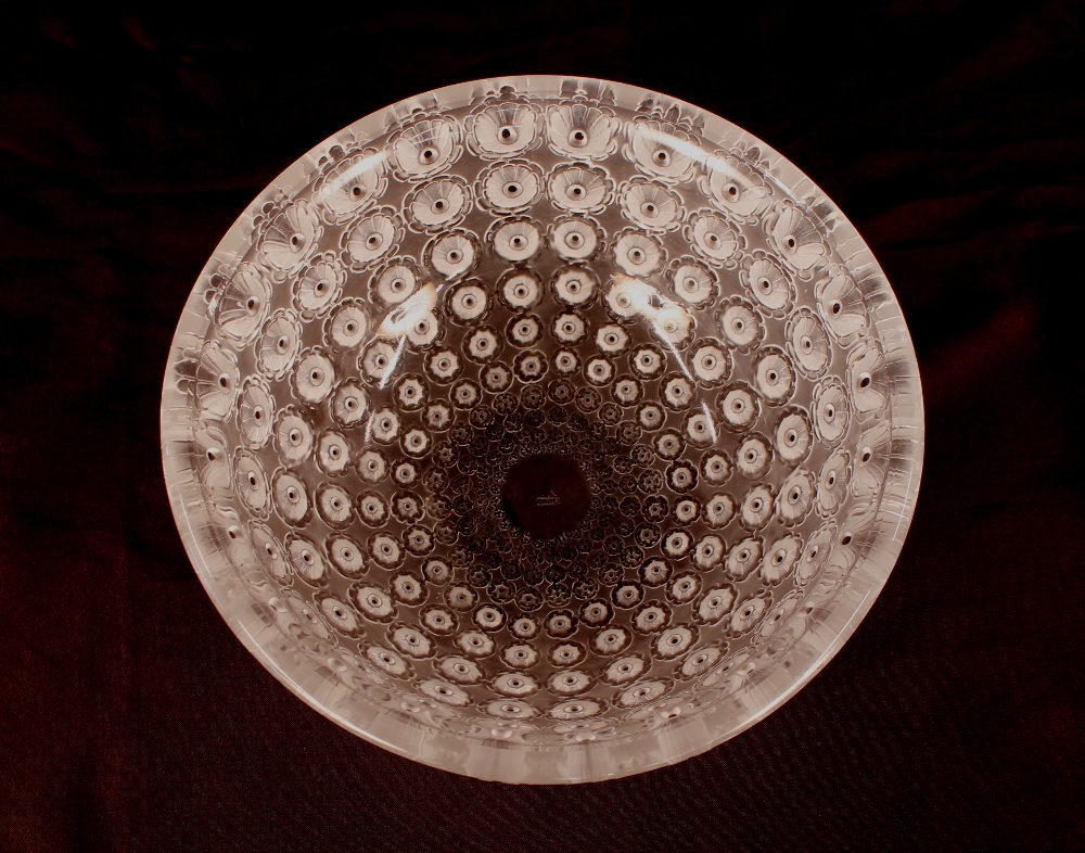 A Lalique glass bowl, having inverted Pruntz decoration, signed to the base "Lalique France", 25.5cm - Image 2 of 4