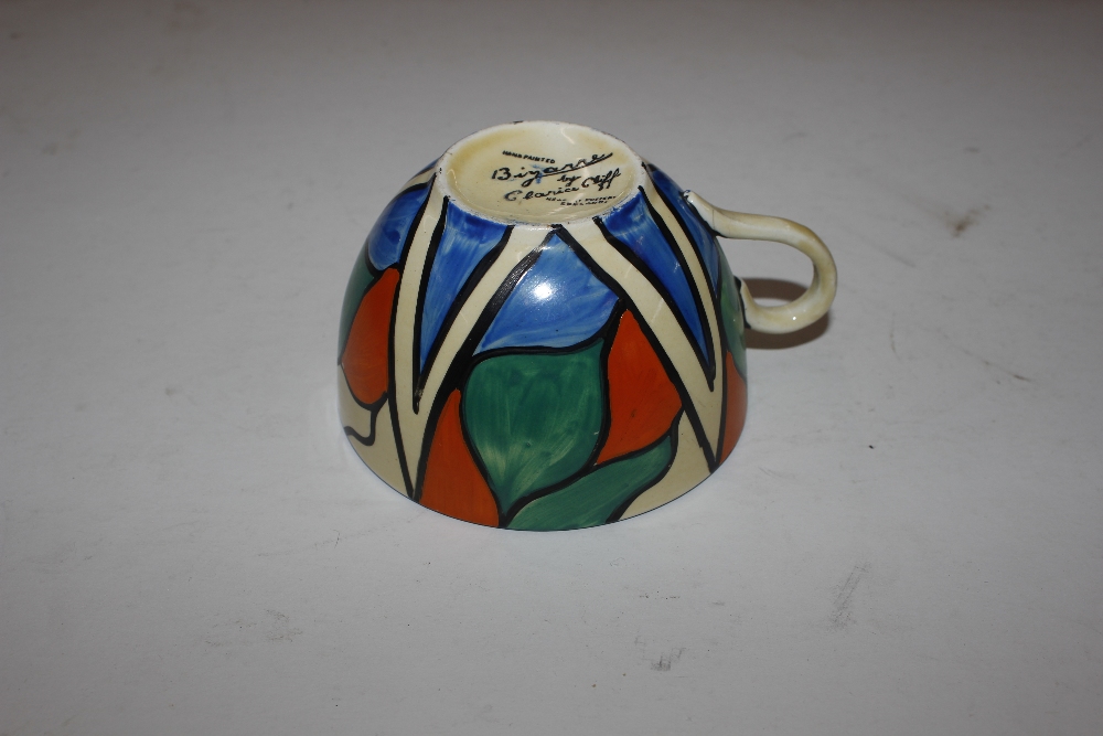 A Clarice Cliff "Bizarre" part tea set - Image 33 of 36