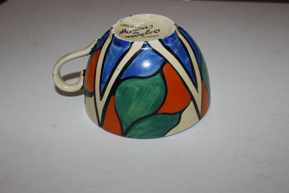 A Clarice Cliff "Bizarre" part tea set - Image 30 of 36