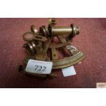 A small sextant (75)