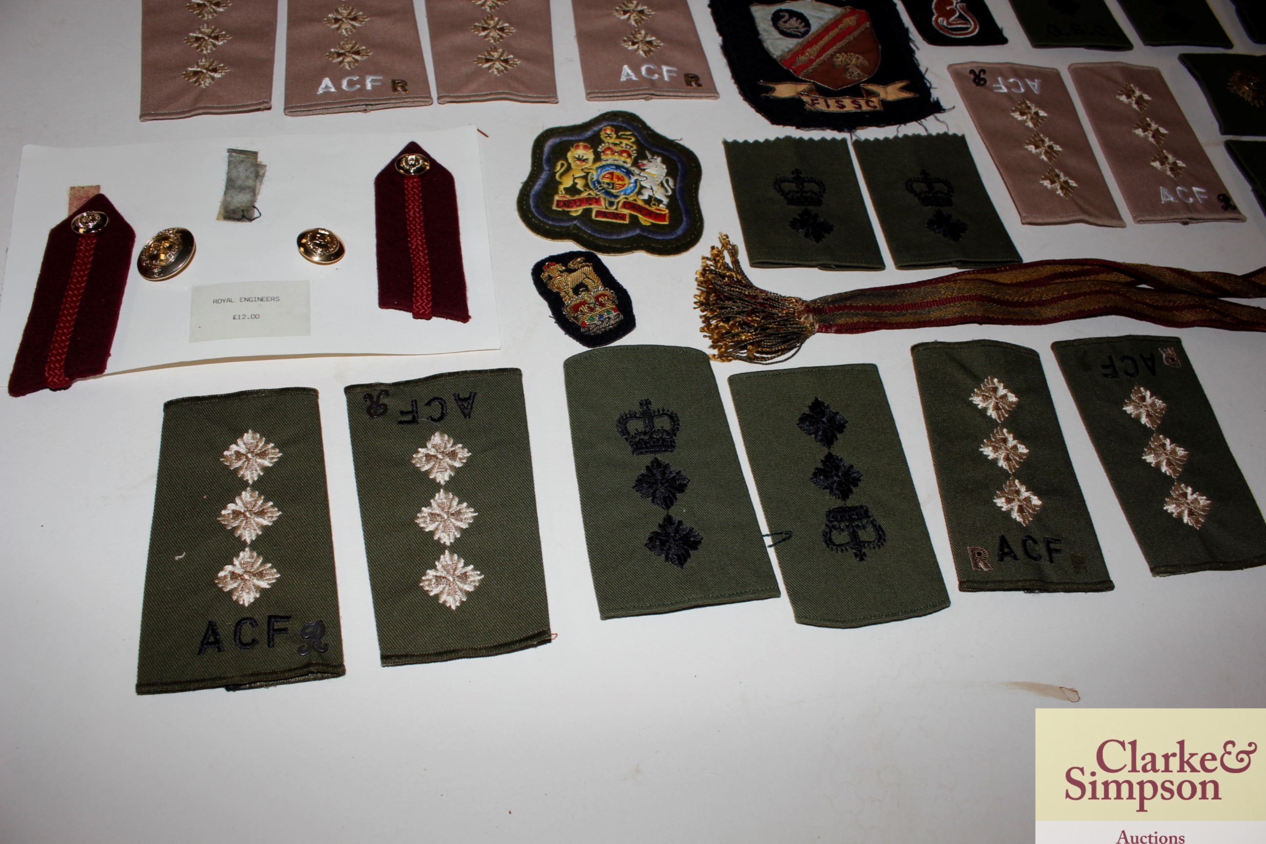 A box of various military cloth badges - Image 2 of 5