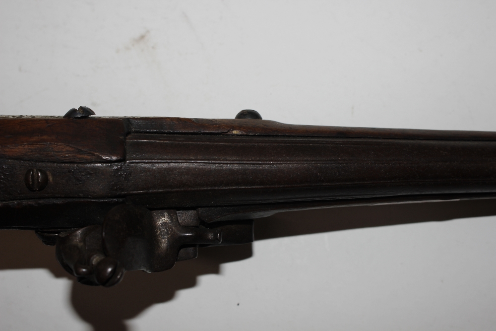 An 18th Century flintlock pistol, with brass mounts - Image 20 of 25