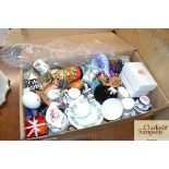 A box of miscellaneous small items of porcelain to