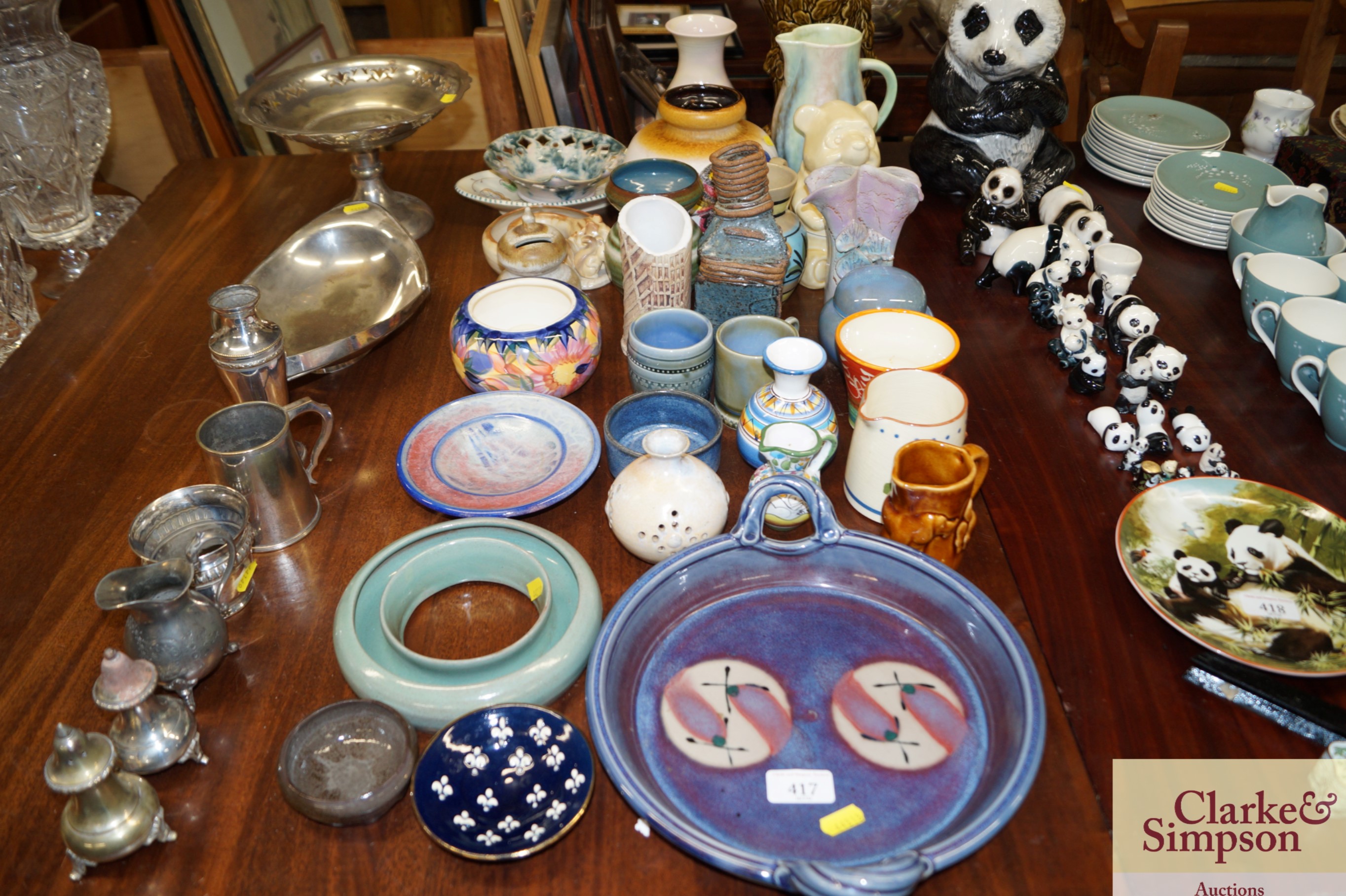 A quantity of various decorative china to include