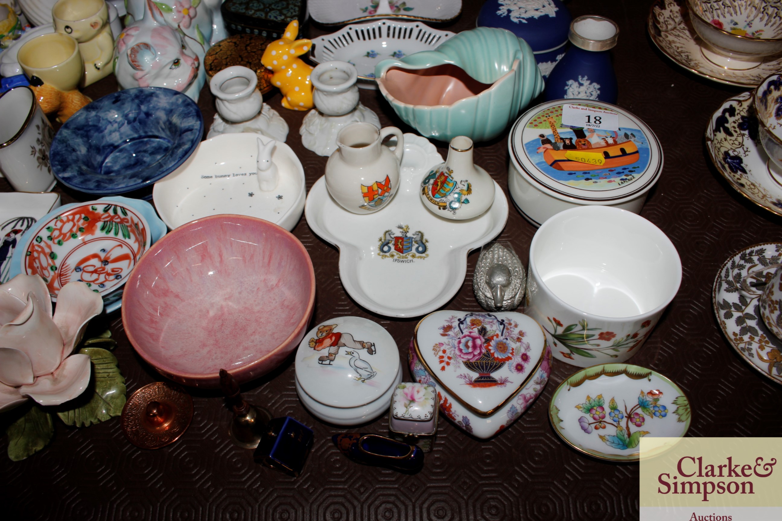 A collection of various decorative porcelain to in - Image 4 of 6