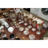 A quantity of various decorative china to include