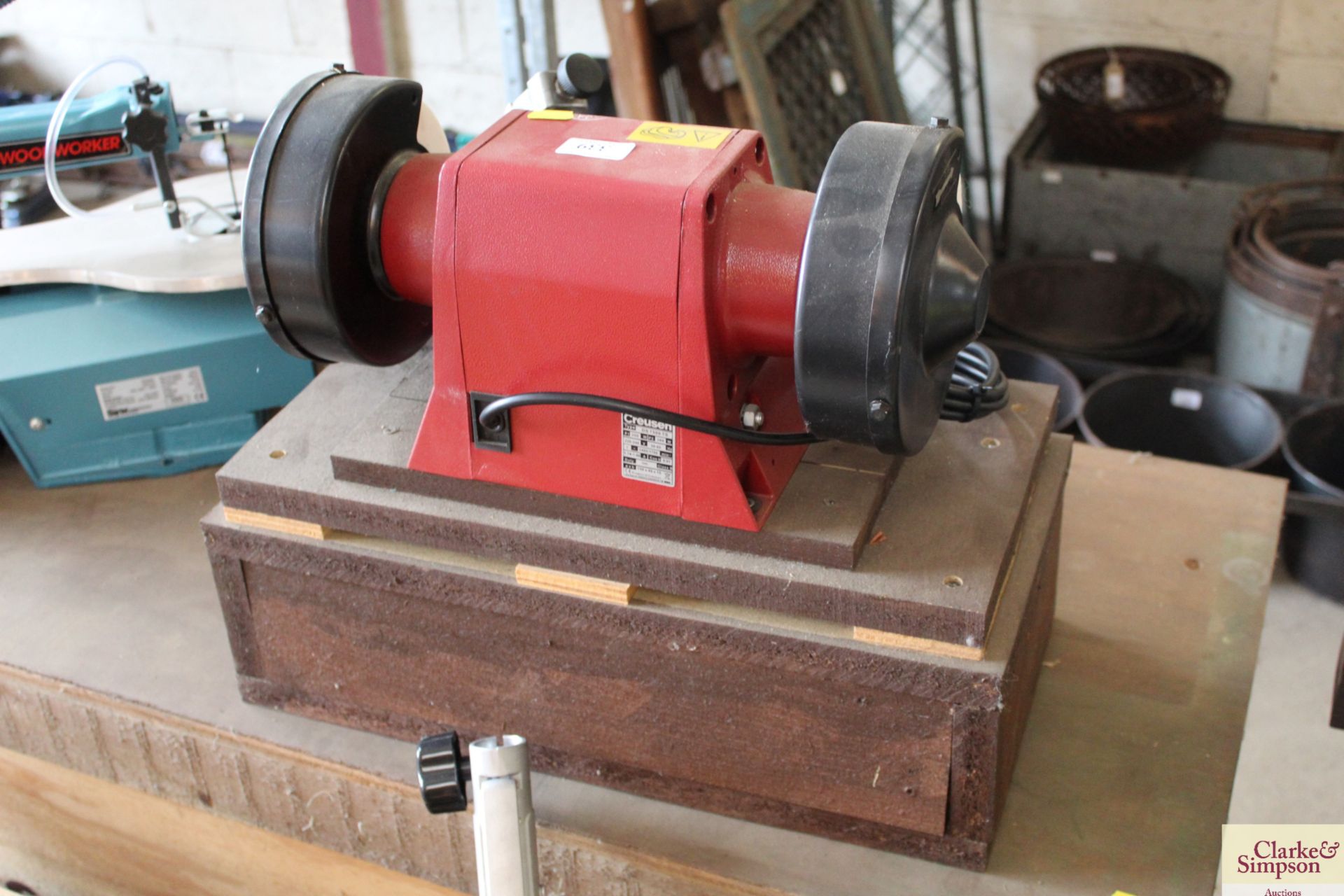 Creusen DS7500TS 240v double bench grinder with sharpening guide on wooden plinth. - Image 5 of 6