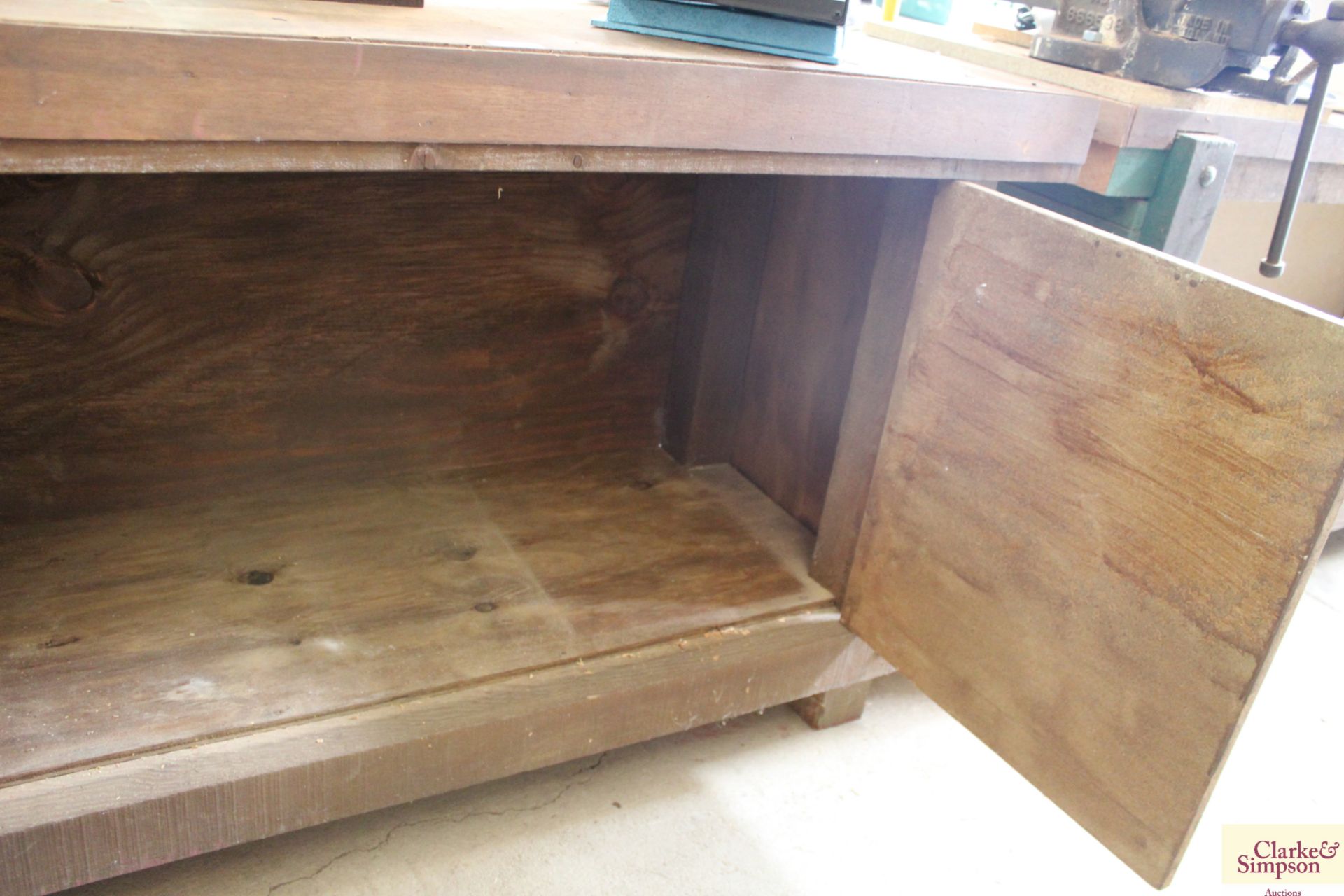 Approx. 1.2m wooden workshop cabinet with storage below. - Image 3 of 4