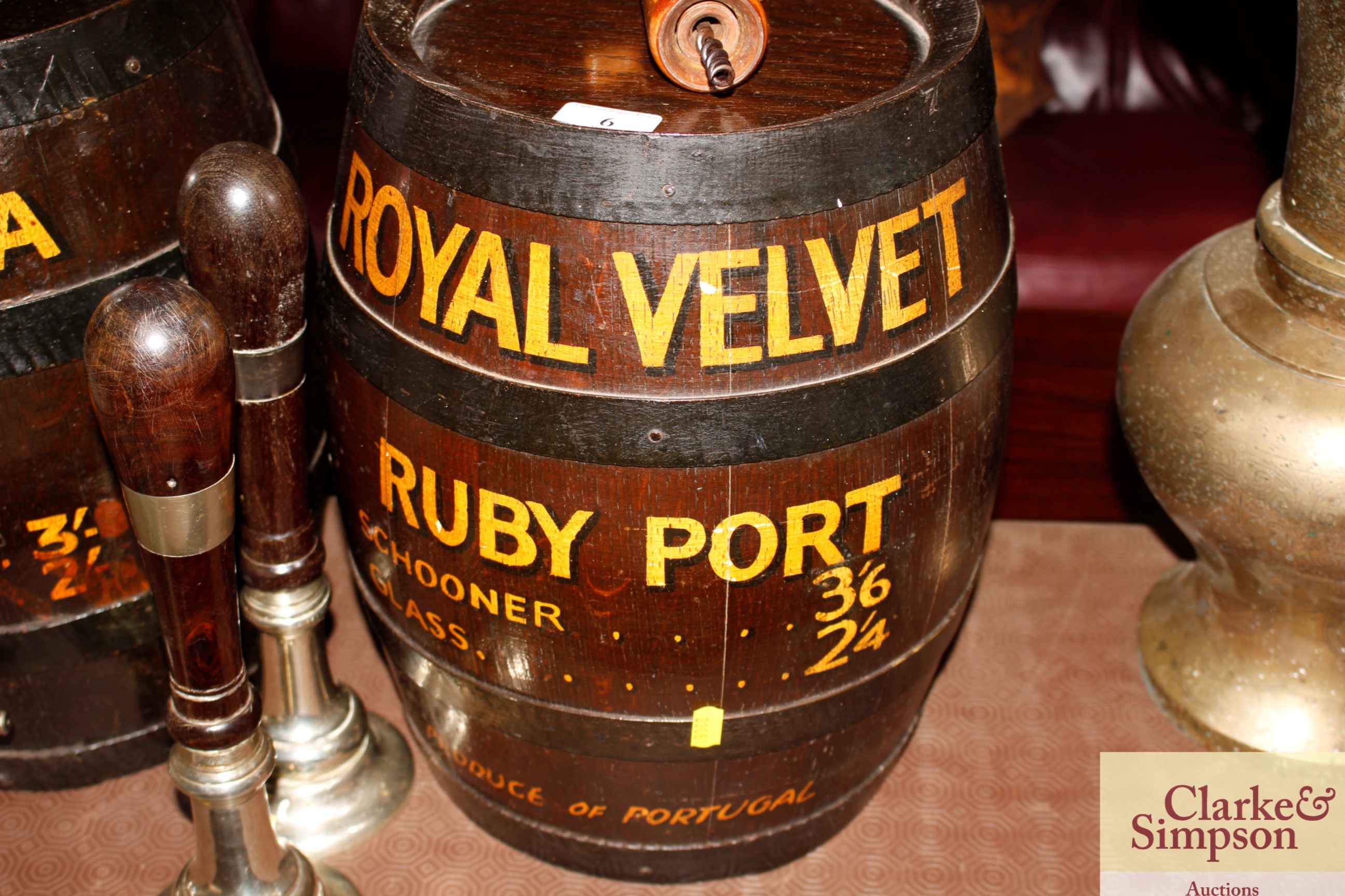 Two Royal Velvet and Mendosa barrels, a pair of be - Image 2 of 5