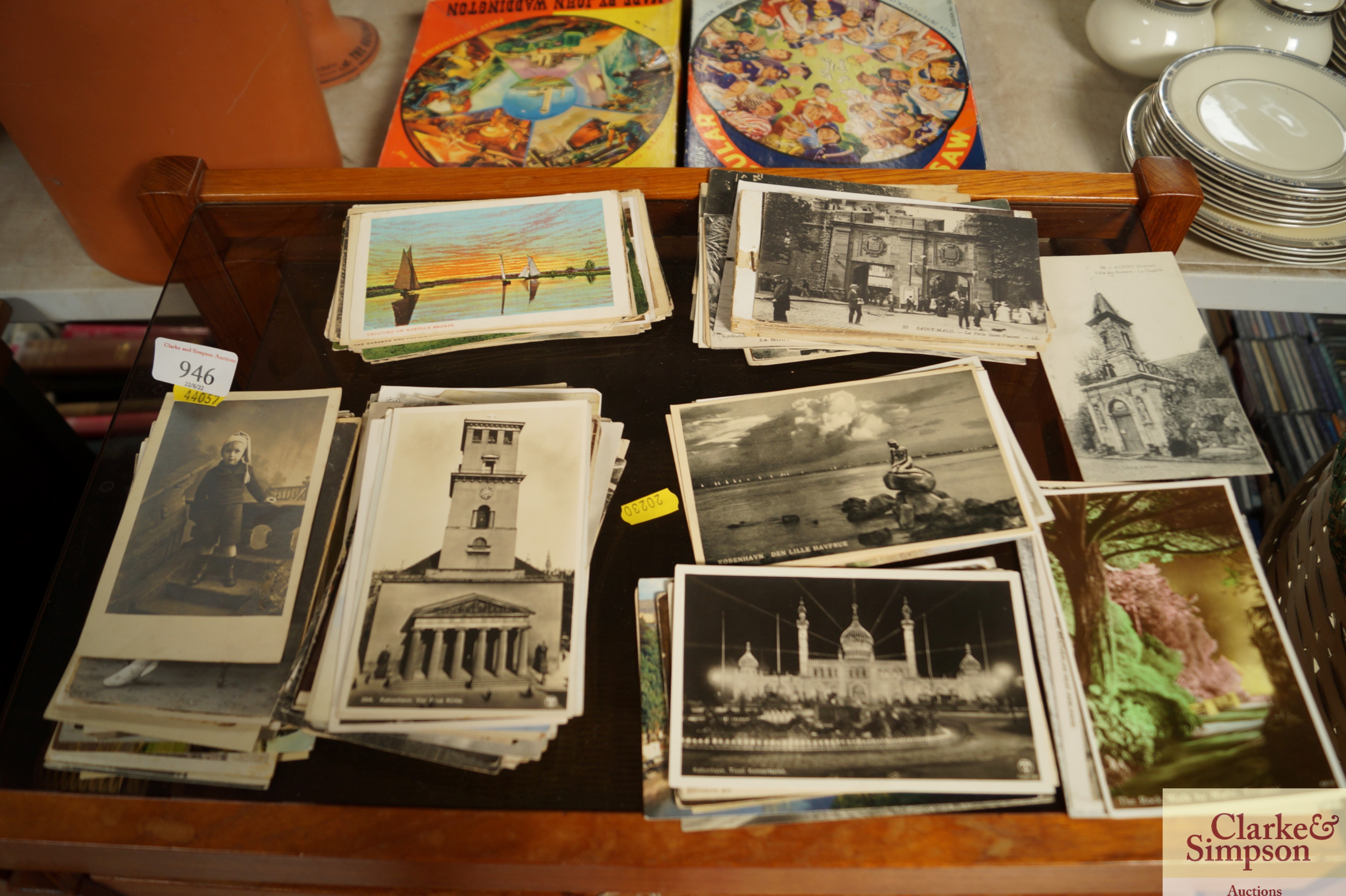 A quantity of various postcards - Image 2 of 2