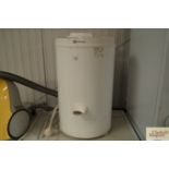 A White Knight spin dryer