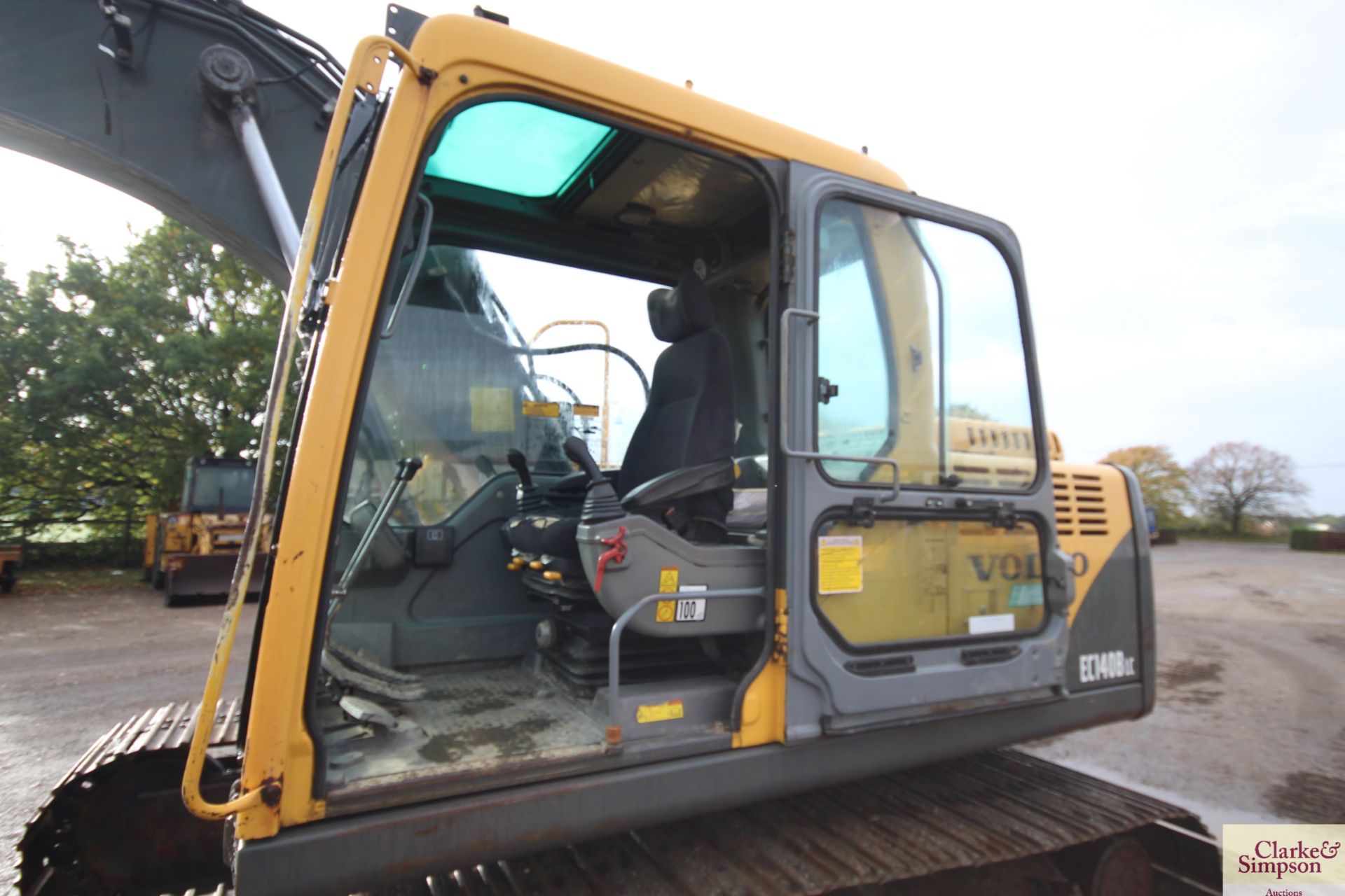 Volvo EC 140 BLC 14T excavator. 2007. 10,663 hours. Serial number VCEC140BK00012475. With quick - Image 97 of 113