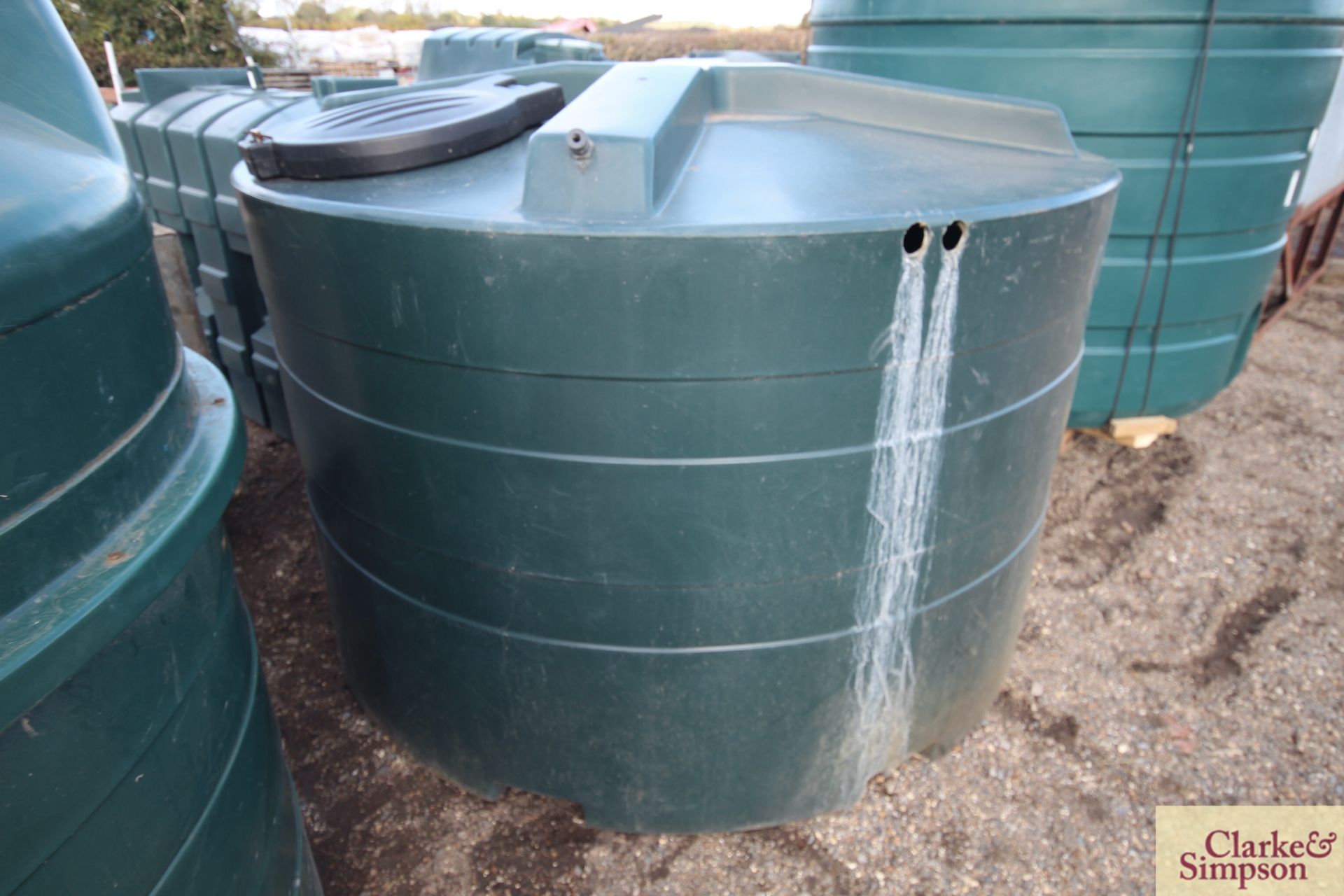 3,900L vertical plastic water tank. Used for sprayer filling. Owned from new. For sale due to - Image 2 of 5