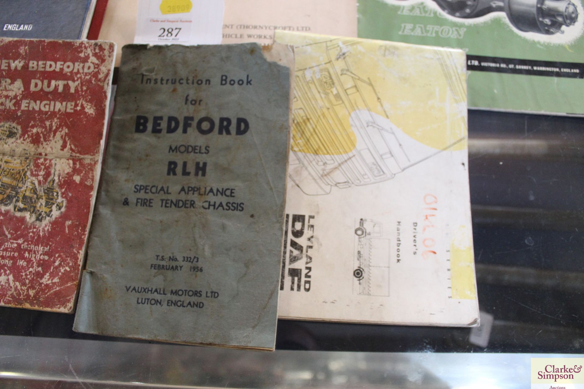 Various vintage lorry manuals etc. - Image 6 of 6