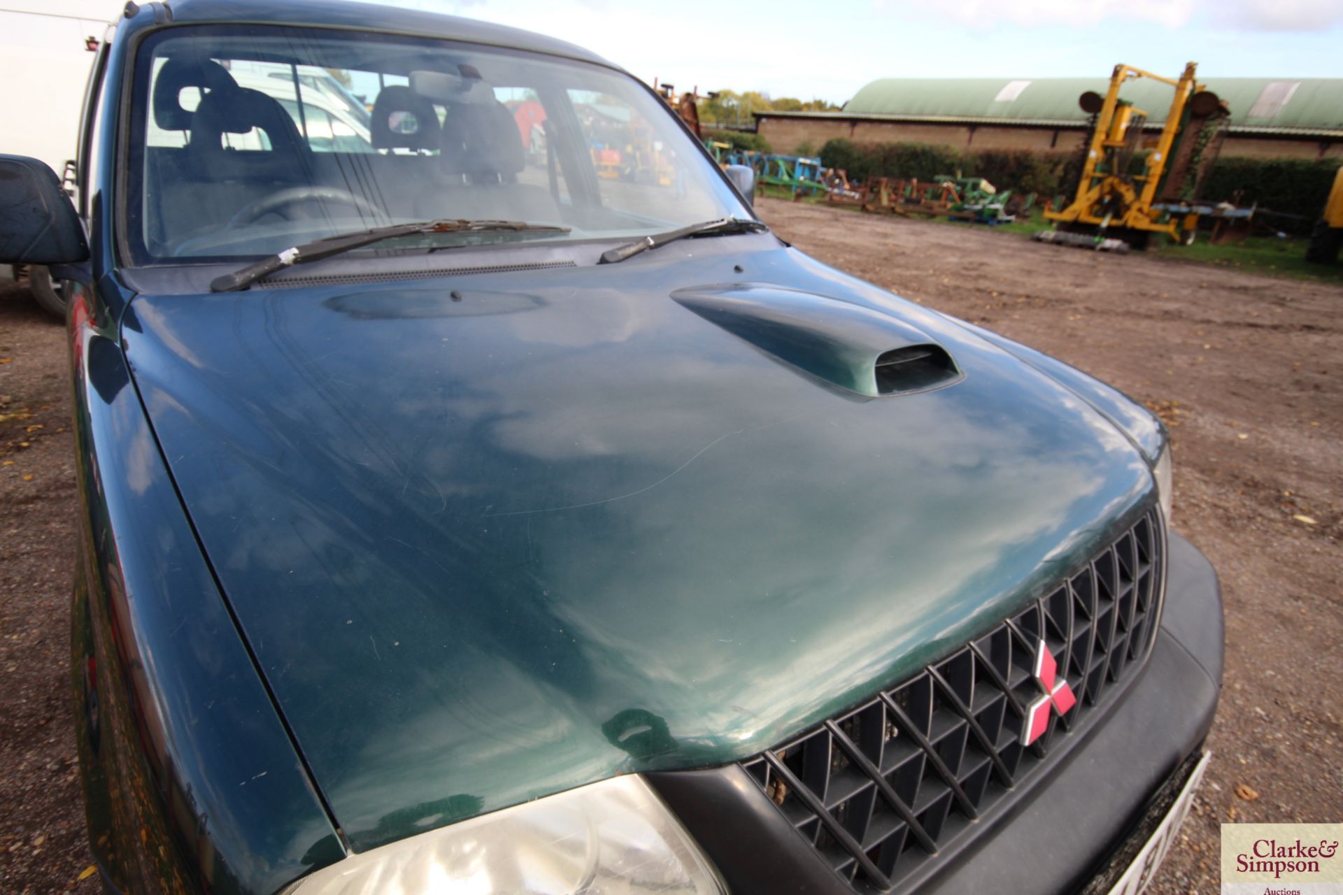 Mitsubishi L200 double-cab pick-up. Registration FV54 BYH. Date of first registration 30/12/2004. - Image 6 of 36