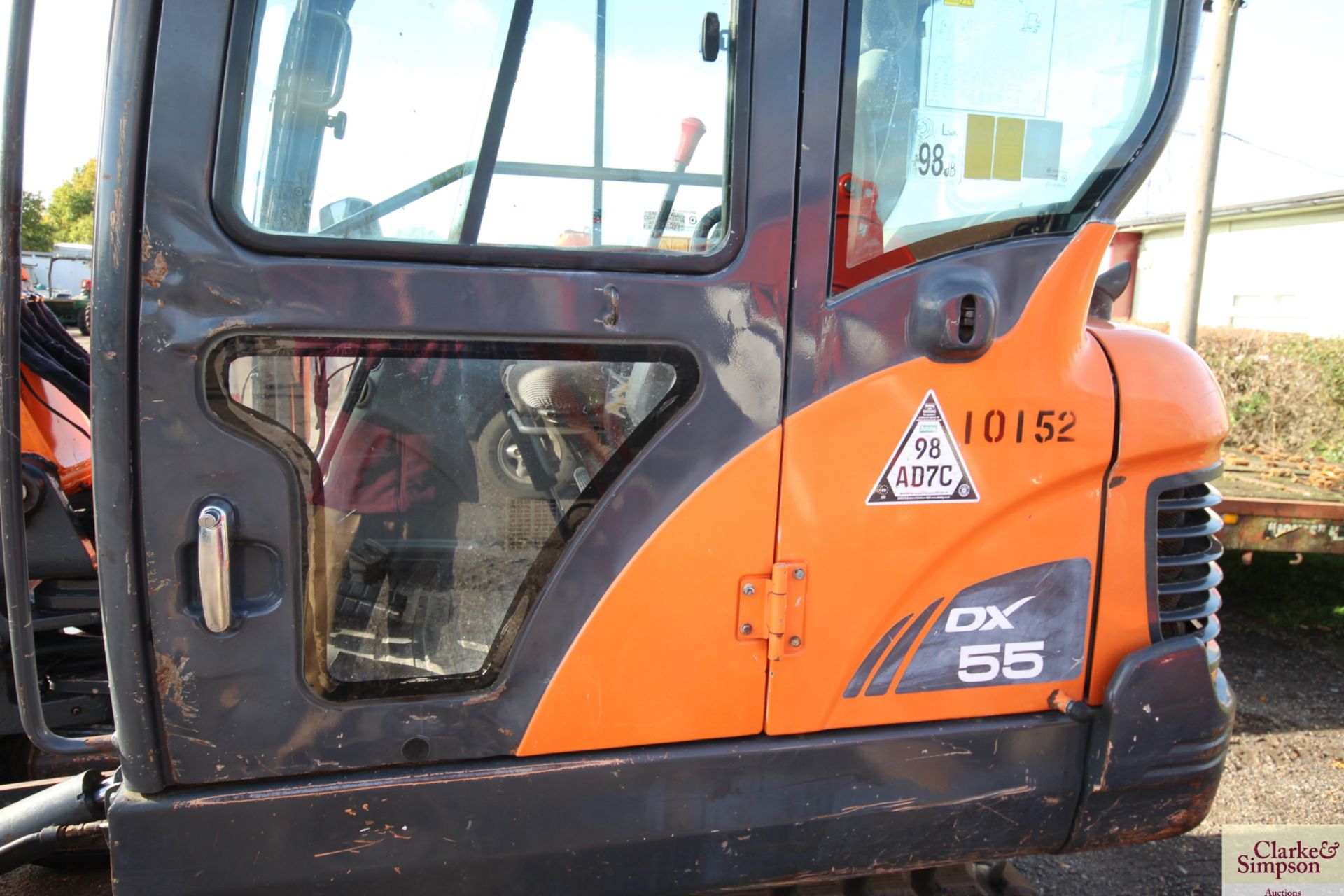 Doosan DX55E 5.5T excavator. 2011. 5,045 hours. Serial number 50461. With new rubber tracks 50 hours - Image 22 of 68