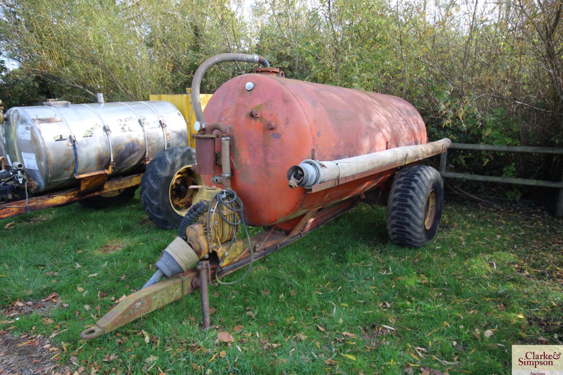 Colman single axle slurry tanker. With PTO pump. V - Image 2 of 12