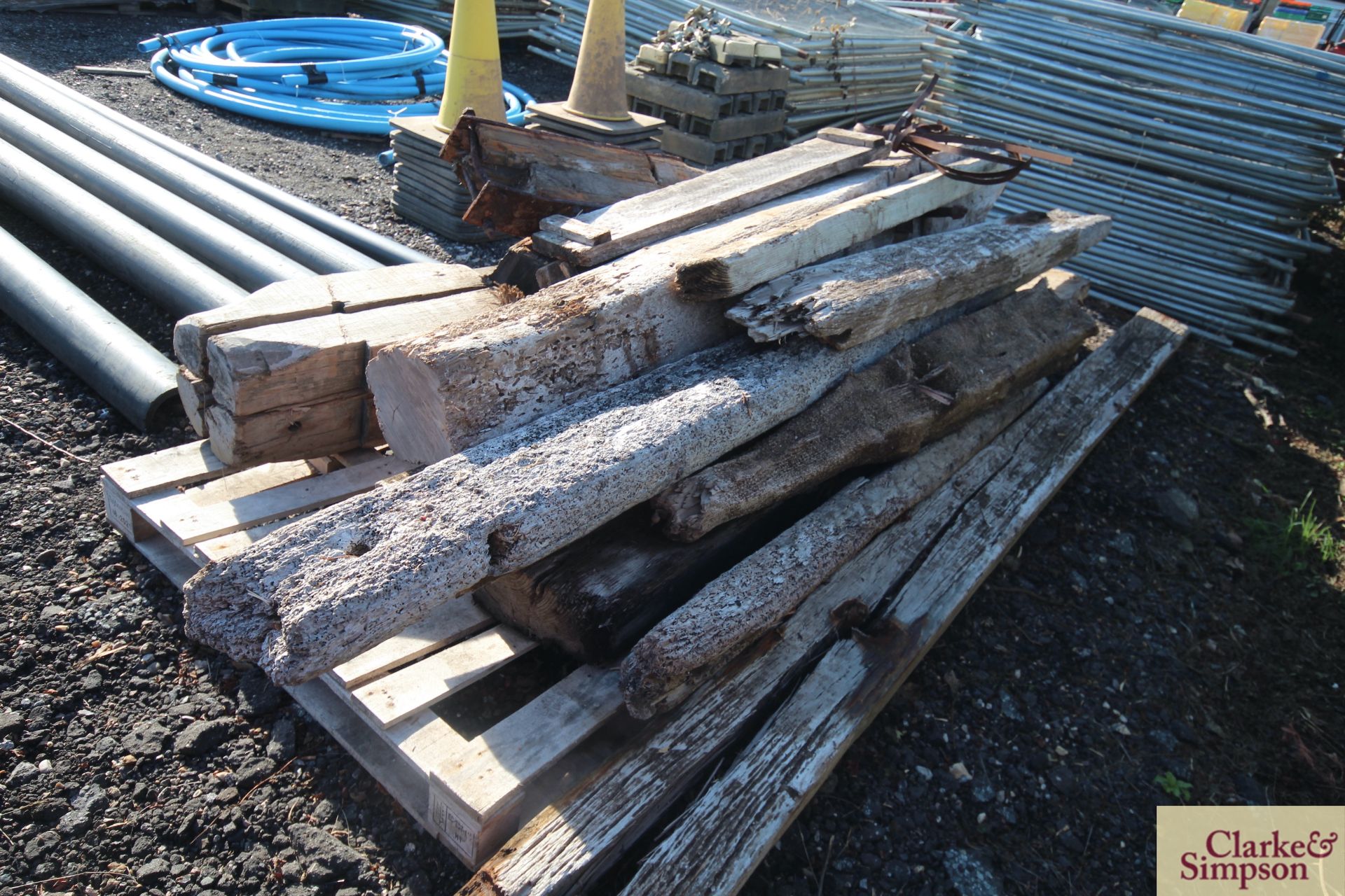 Quantity of large reclaimed oak. - Image 3 of 3