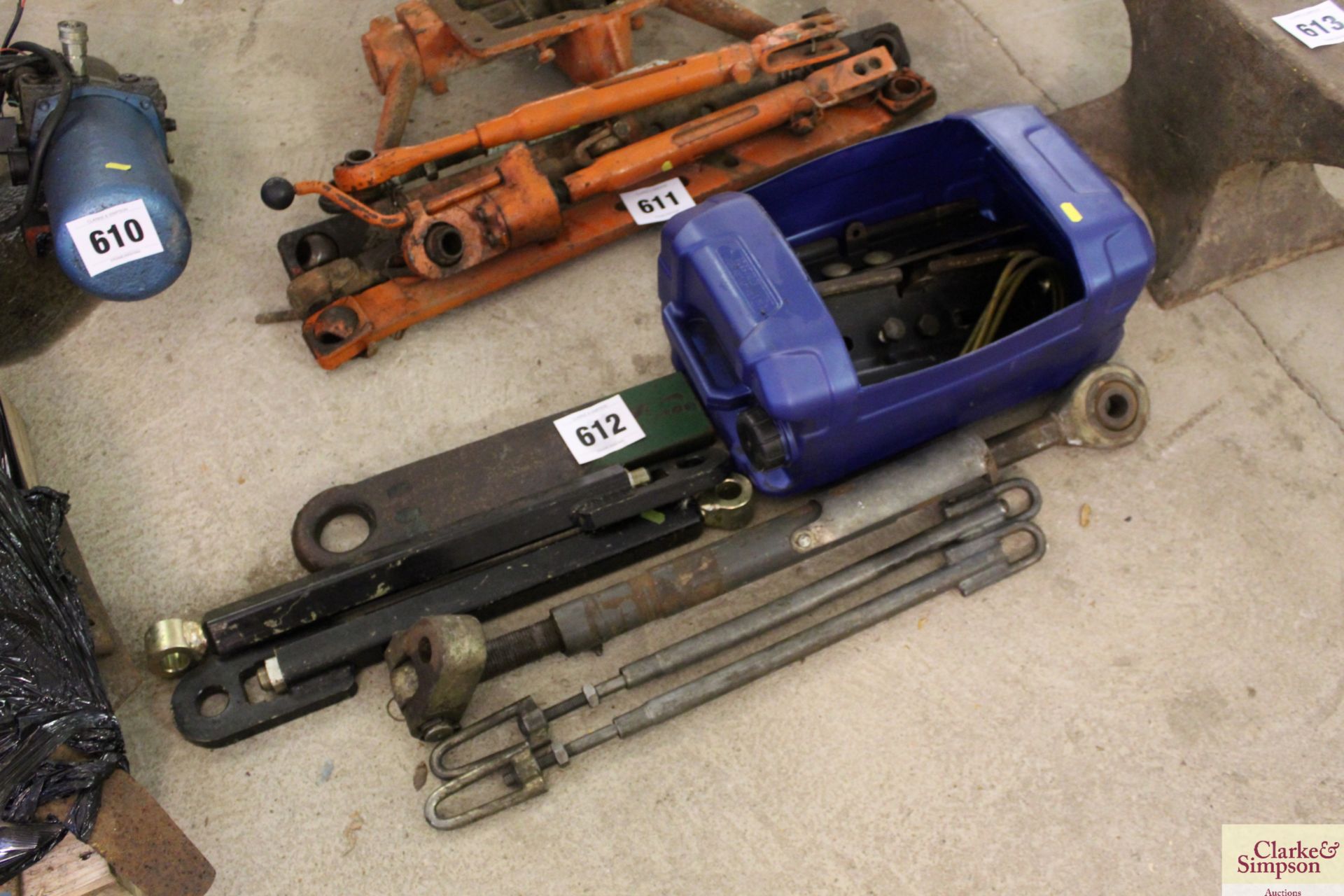 Trailer drawbar, pick up hitch drop arms, top link