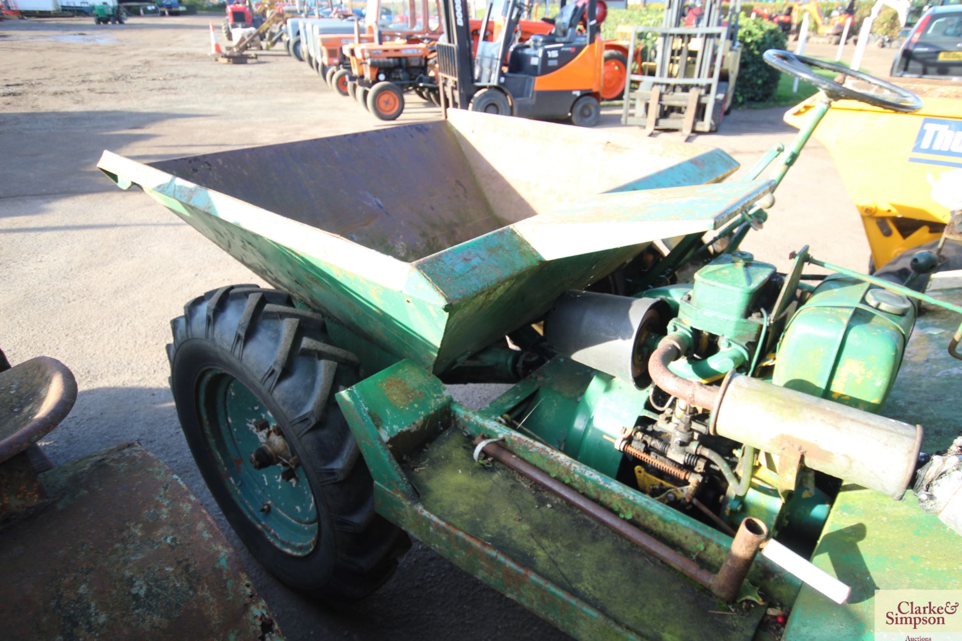 Winget 2WD dumper. 7.50-20 front wheels and tyres @ 80%. With hydraulic tip and Lister Petter PH1 - Image 3 of 7