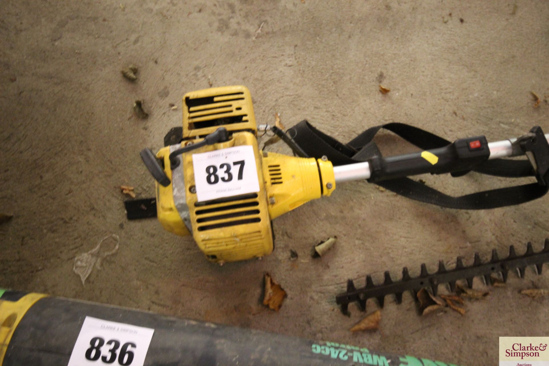 McCulloch Pro Mac strimmer. - Image 2 of 4