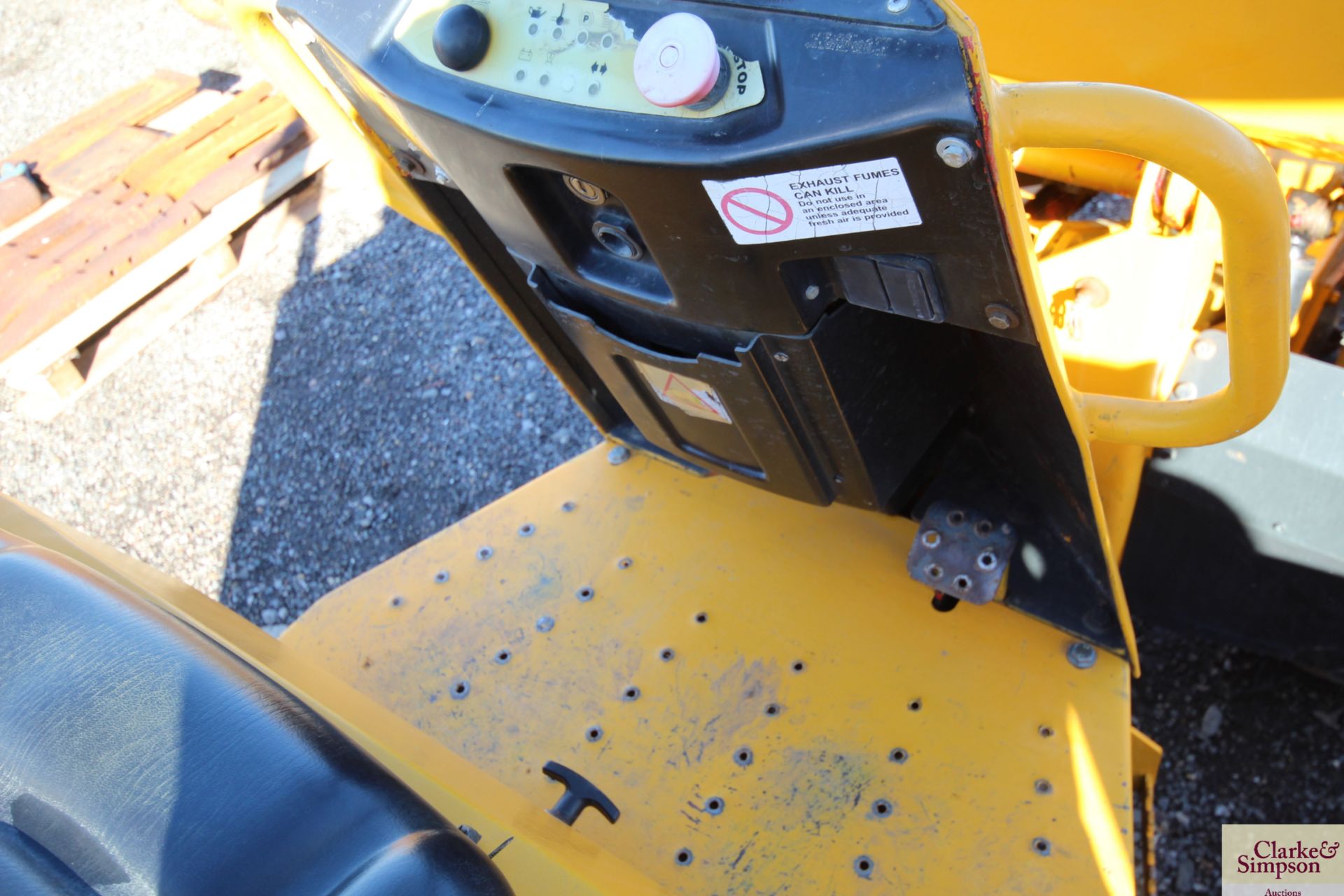 Thwaites 1T hydrostatic 4WD skip loading dumper. 2006. c.2,000 hours. Serial number - Image 20 of 25