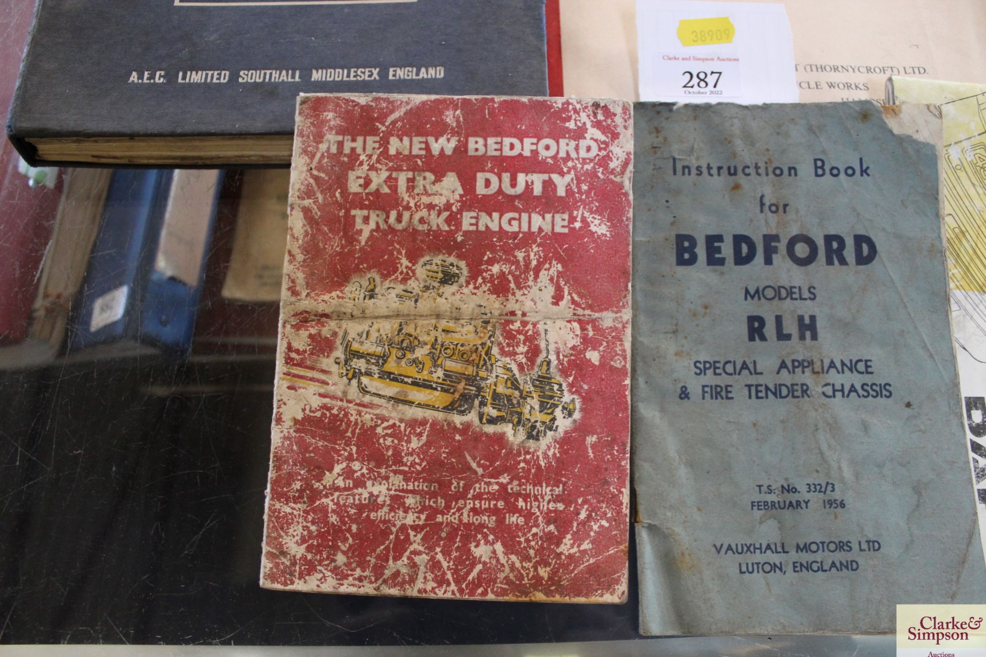 Various vintage lorry manuals etc. - Image 5 of 6