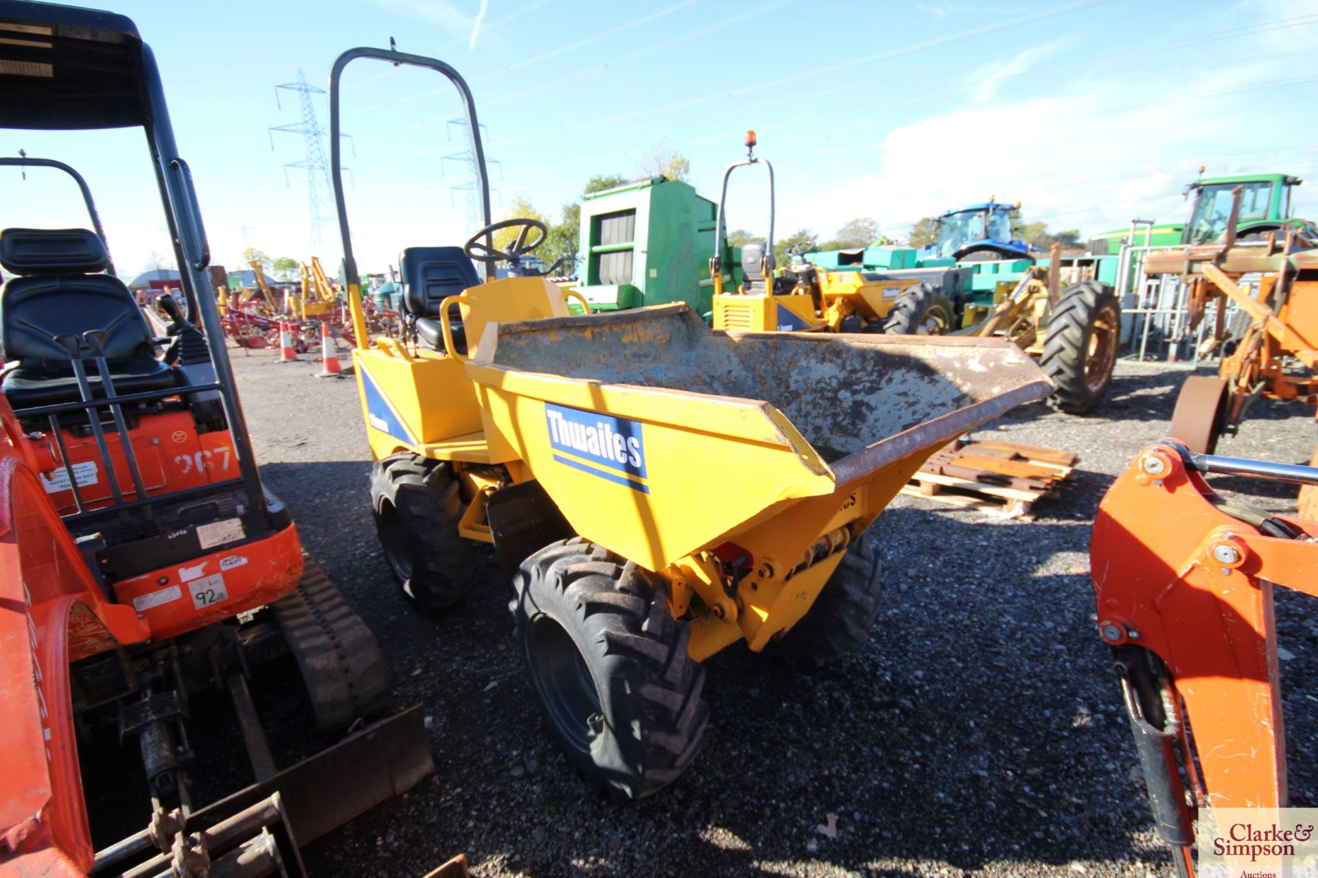 Thwaites 1T hydrostatic 4WD skip loading dumper. 2006. c.2,000 hours. Serial number - Image 4 of 25