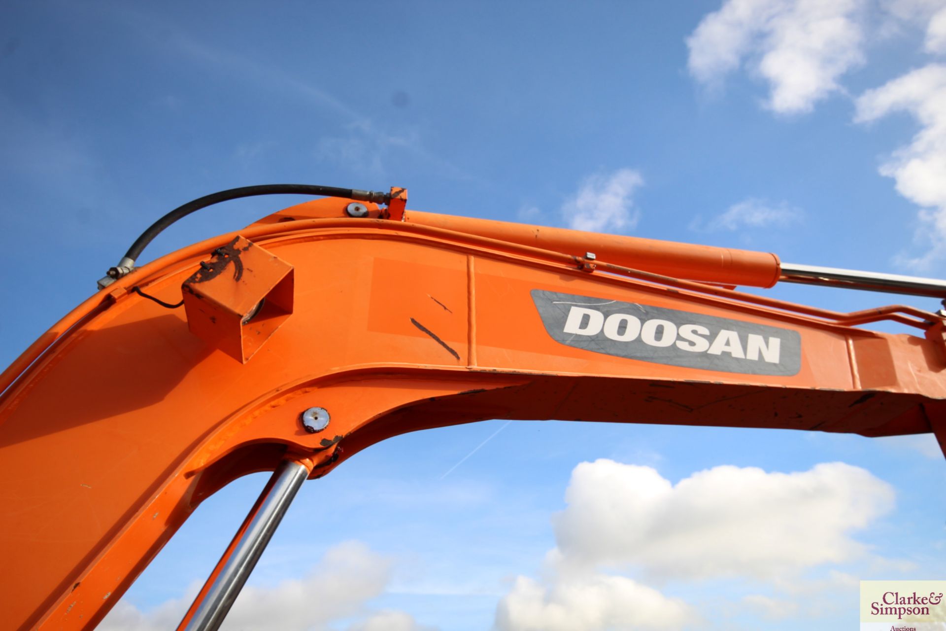 Doosan DX55E 5.5T excavator. 2011. 5,045 hours. Serial number 50461. With new rubber tracks 50 hours - Image 40 of 68
