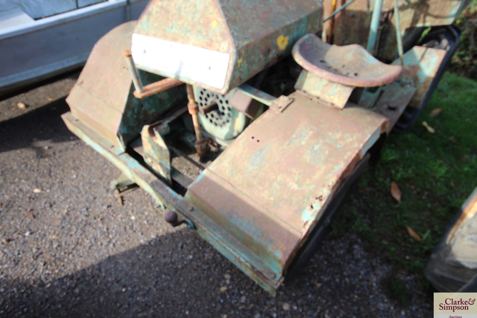 Vintage 2WD dumper. Registration RNO 226D (no paperwork). 7.50-16 front wheels and tyres @ 100%. - Image 4 of 16