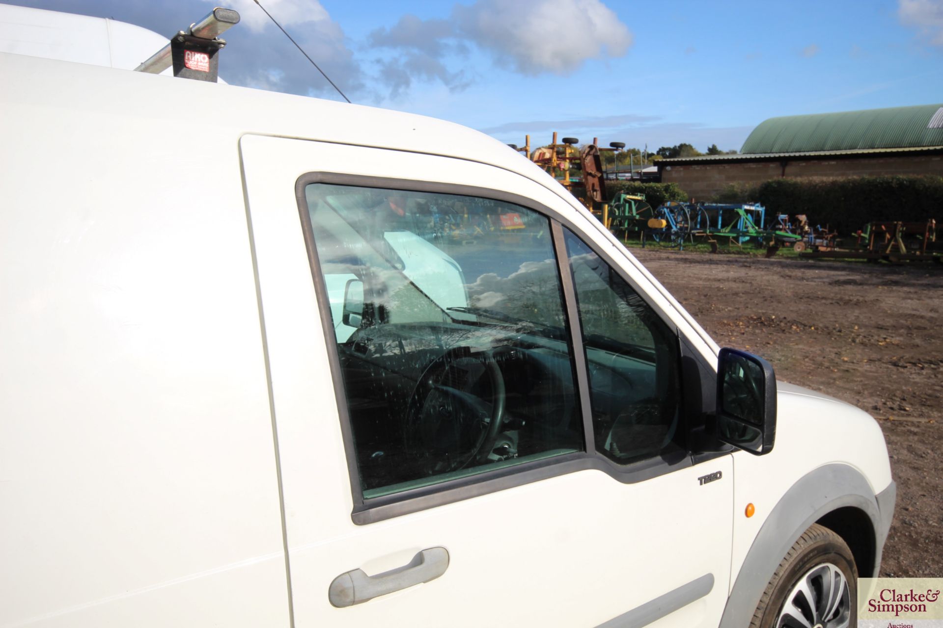 Ford Transit Connect 1.8 diesel van. Registration AR05 DKO. Date of first registration 03/2005. 99, - Image 9 of 31