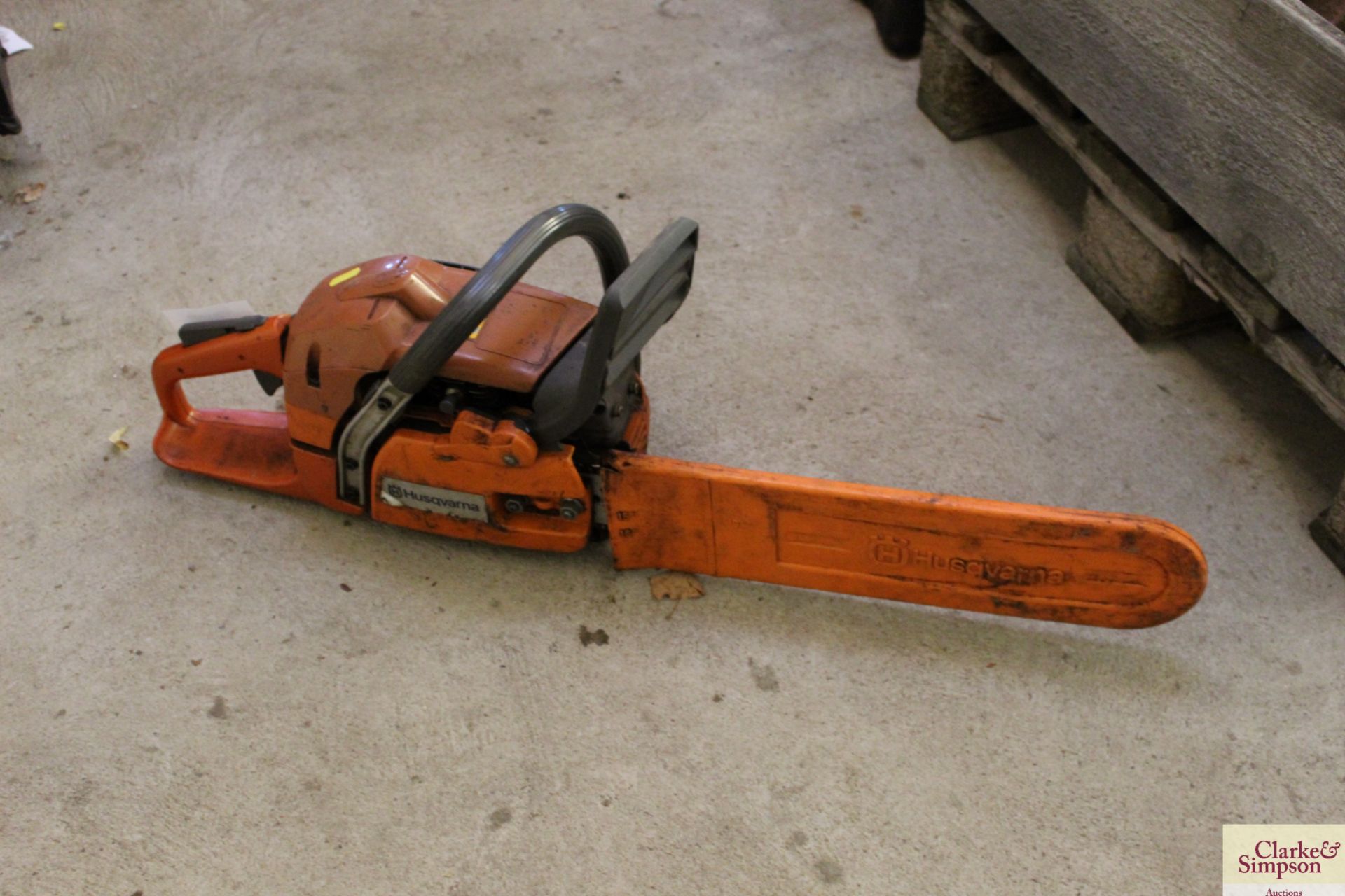 Husqvarna 350 chainsaw. V - Image 2 of 4