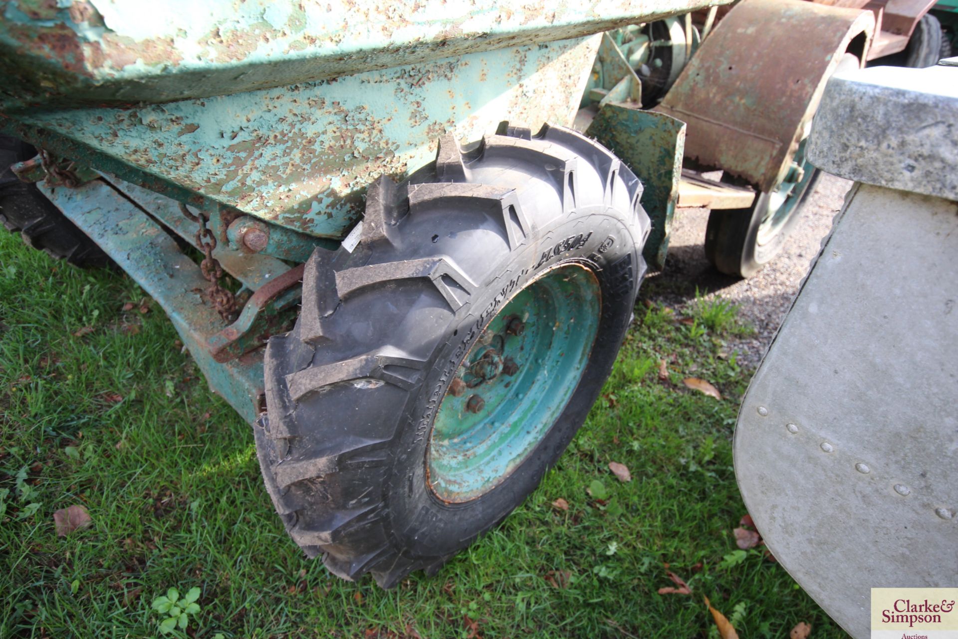 Vintage 2WD dumper. Registration RNO 226D (no paperwork). 7.50-16 front wheels and tyres @ 100%. - Image 8 of 16