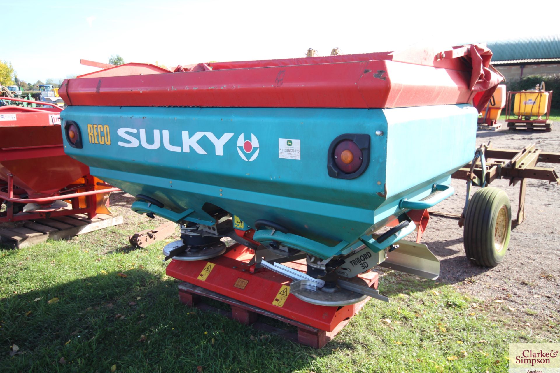 Reco Sulky X36 24m twin disc fertiliser spreader. 2008. Serial number BD0129. With hopper - Image 3 of 14