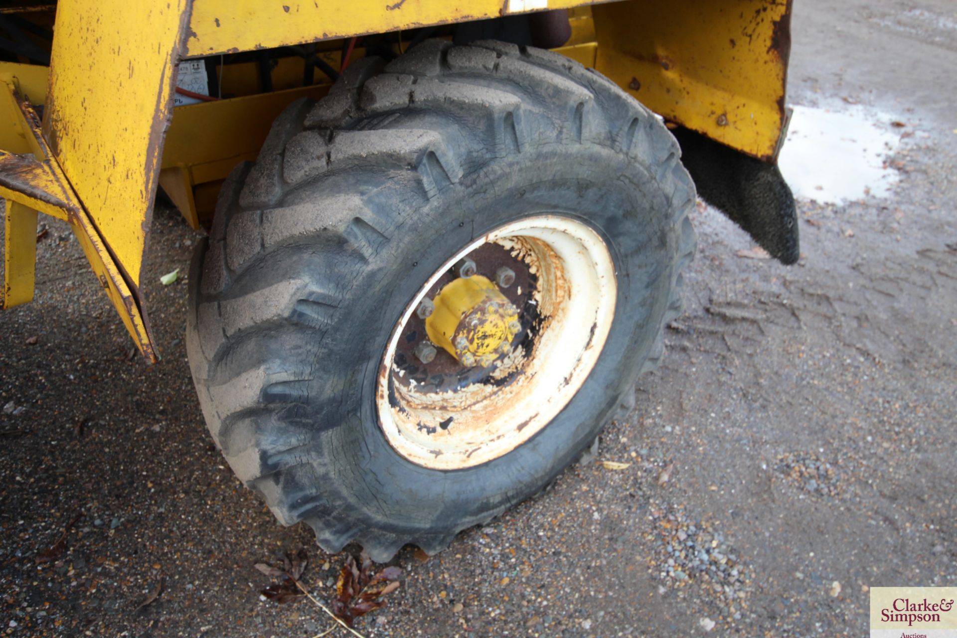 Sanderson Winget 4B 3000 4WD dumper. Serial number L4B34900715. 12.6-18 wheels and tyres. With - Image 12 of 26