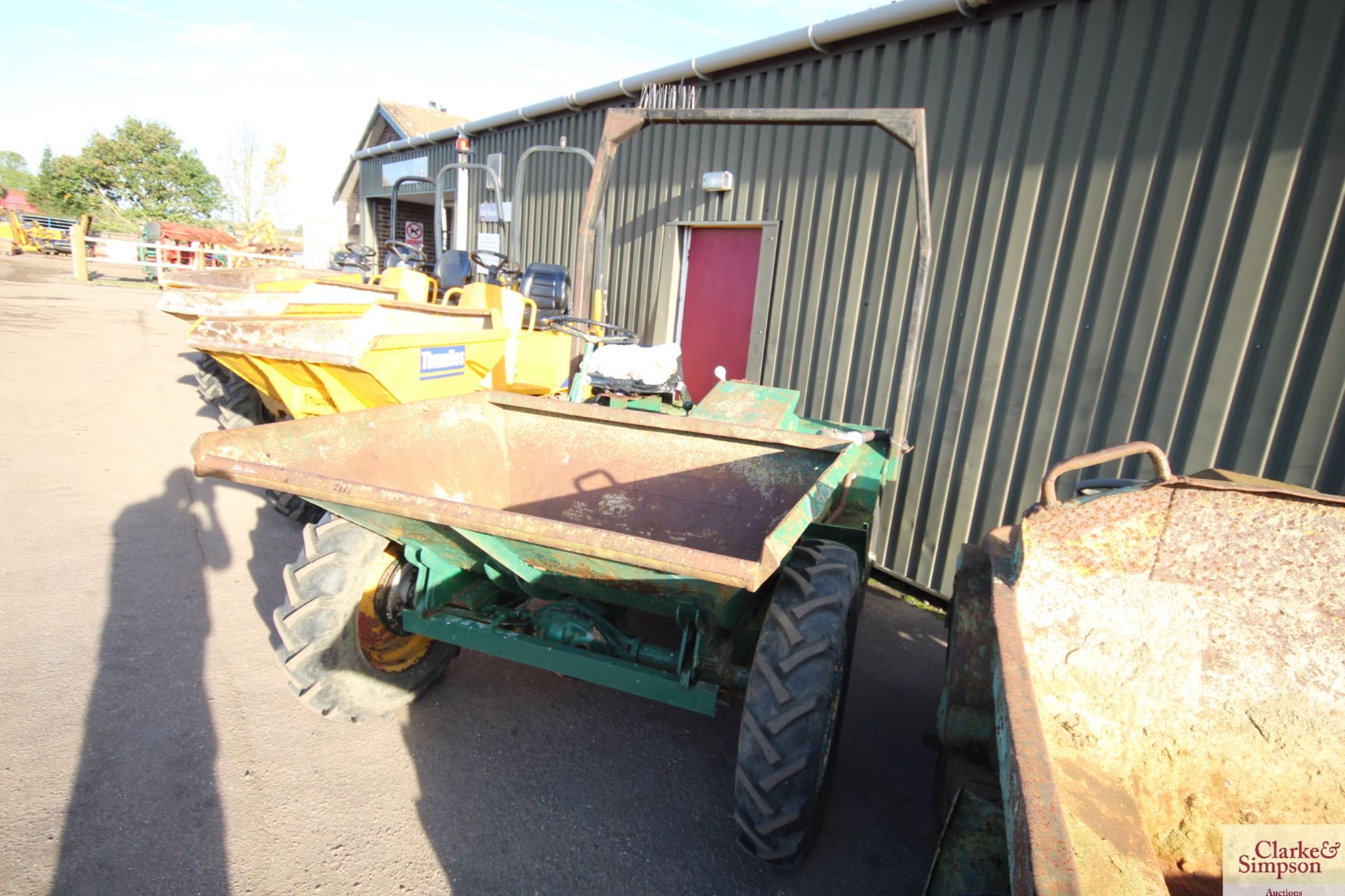 Winget 2WD dumper. 7.50-20 front wheels and tyres @ 80%. With hydraulic tip and Lister Petter PH1 - Image 2 of 7