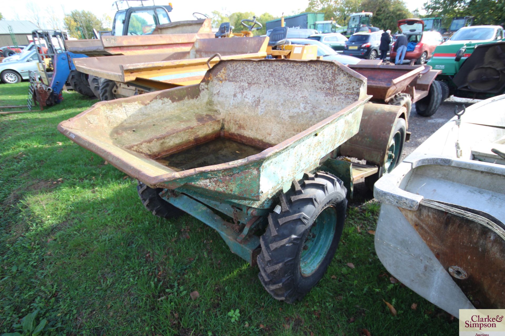 Vintage 2WD dumper. Registration RNO 226D (no paperwork). 7.50-16 front wheels and tyres @ 100%.