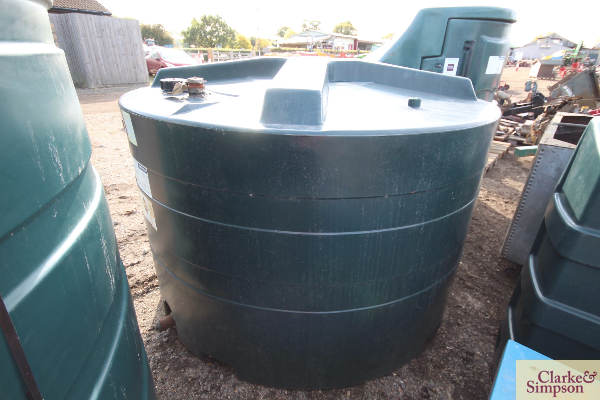 3,900L vertical plastic water tank. Used for sprayer filling. Owned from new. For sale due to - Image 4 of 5