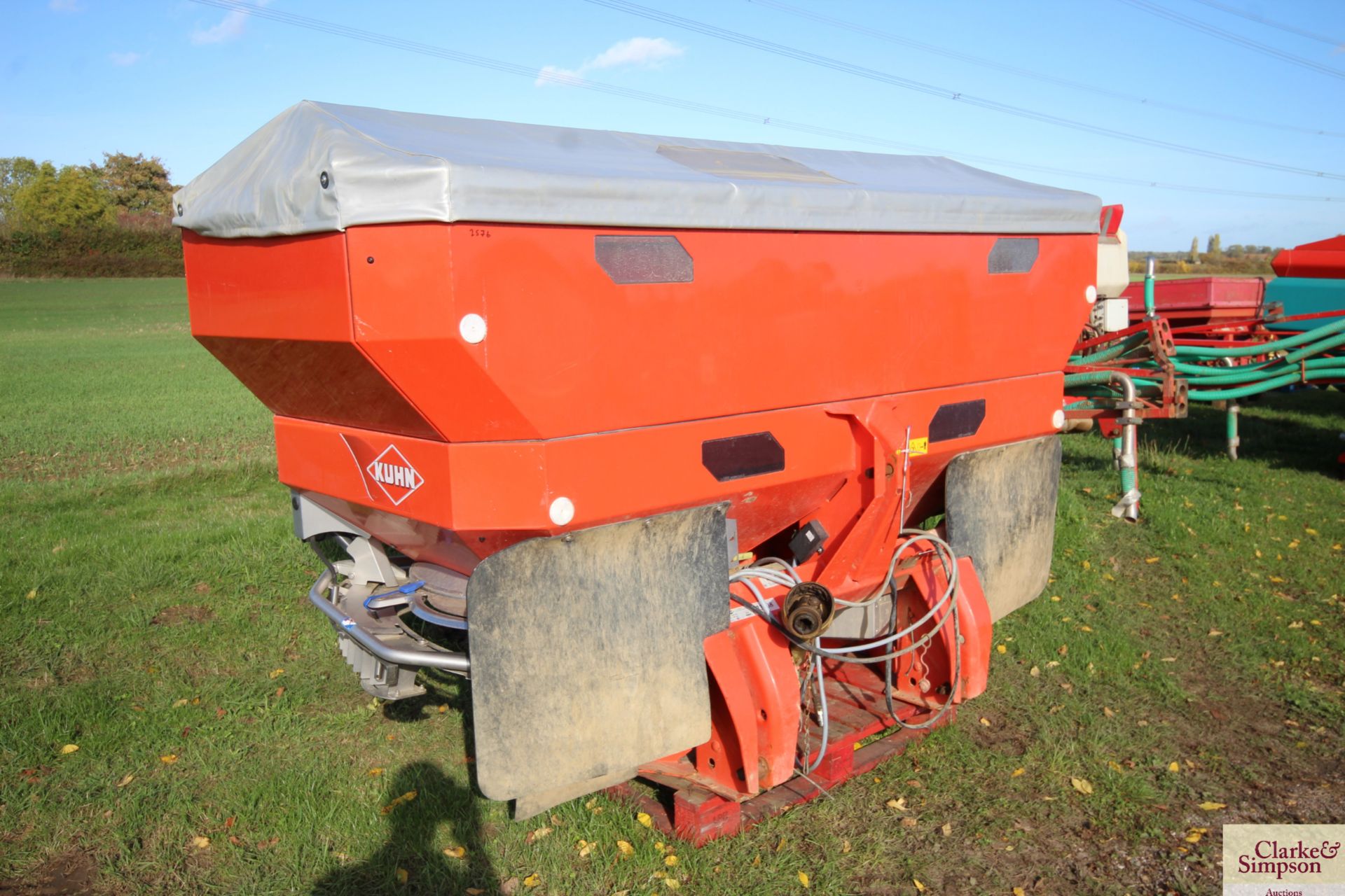 Kuhn Axis 30.1 24m twin disc fertiliser spreader. 2010 With hopper extension and cover. Owned from - Image 2 of 15
