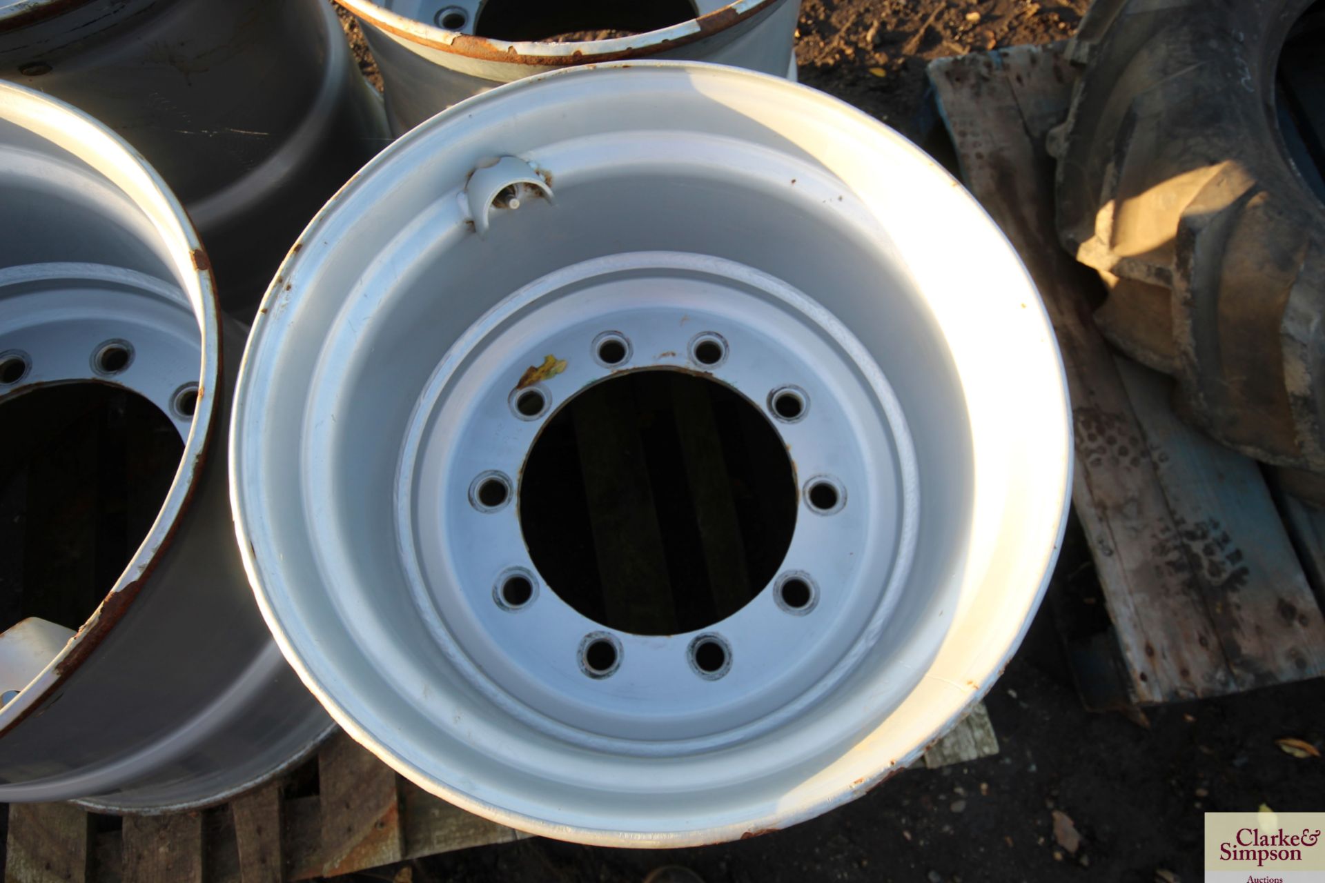 **CATALOGUE CHANGE** 4x 20x22.5 10 stud trailer rims. V - Image 3 of 6