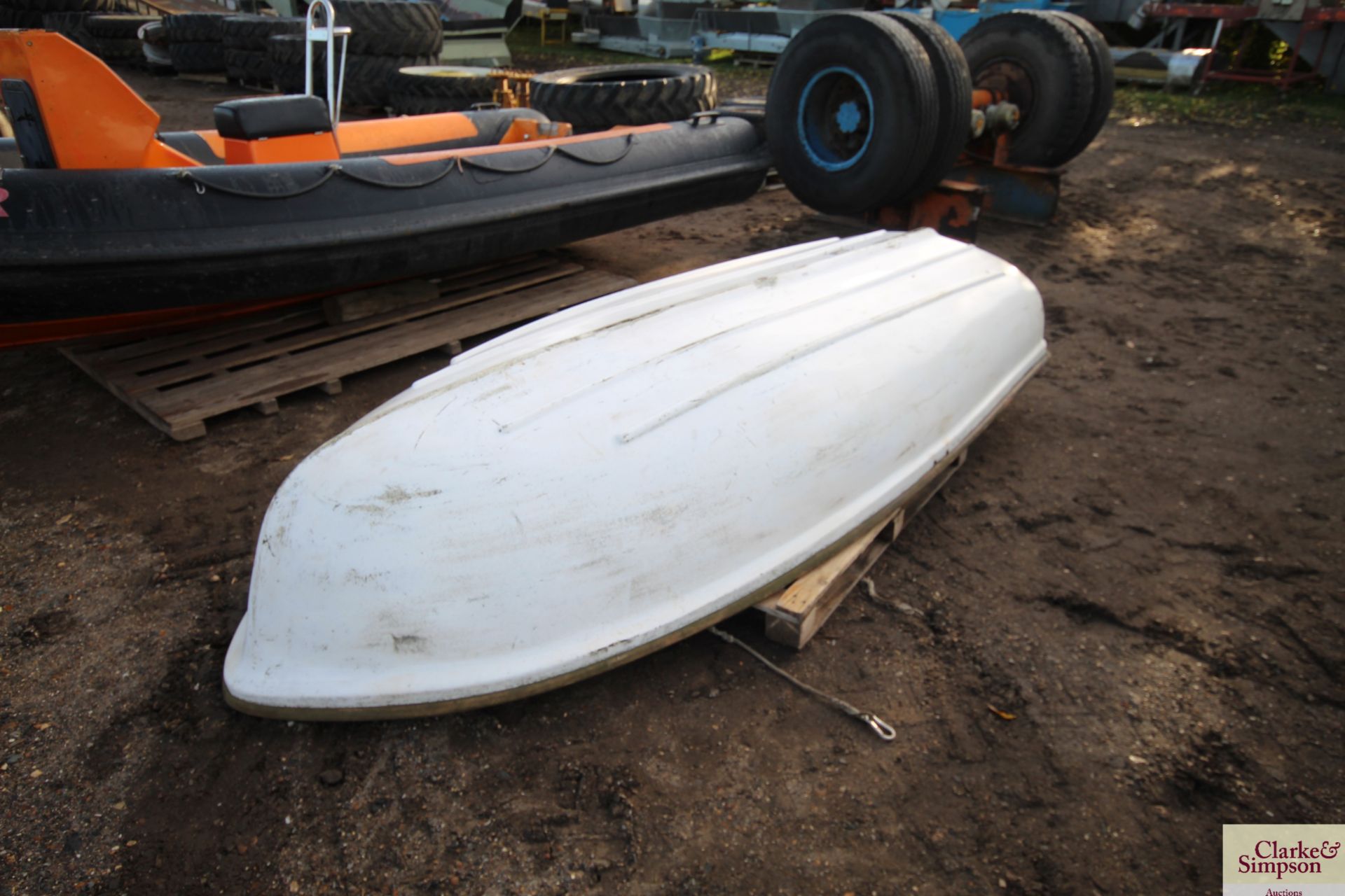 **CATALOGUE CHANGE** 9ft fibreglass dinghy.